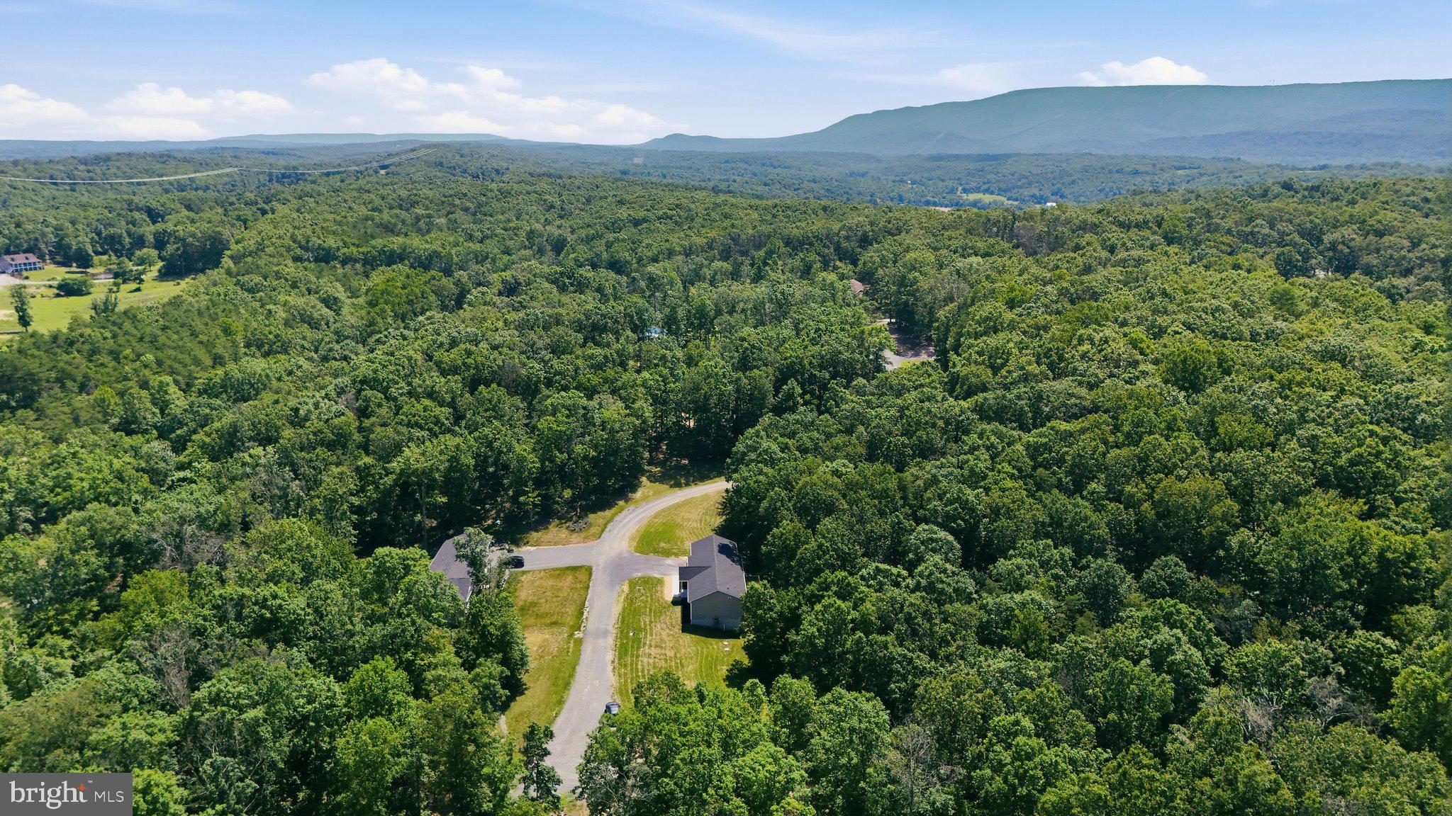 TWIN LAKES EAST - Residential