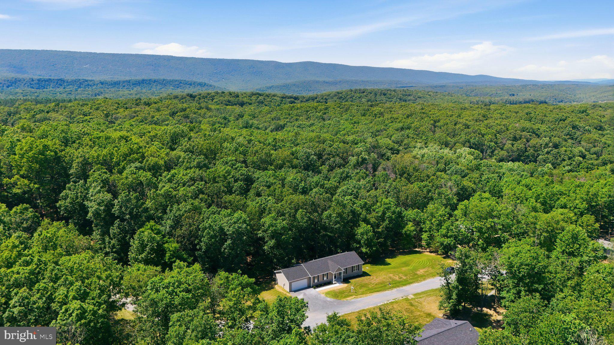 TWIN LAKES EAST - Residential