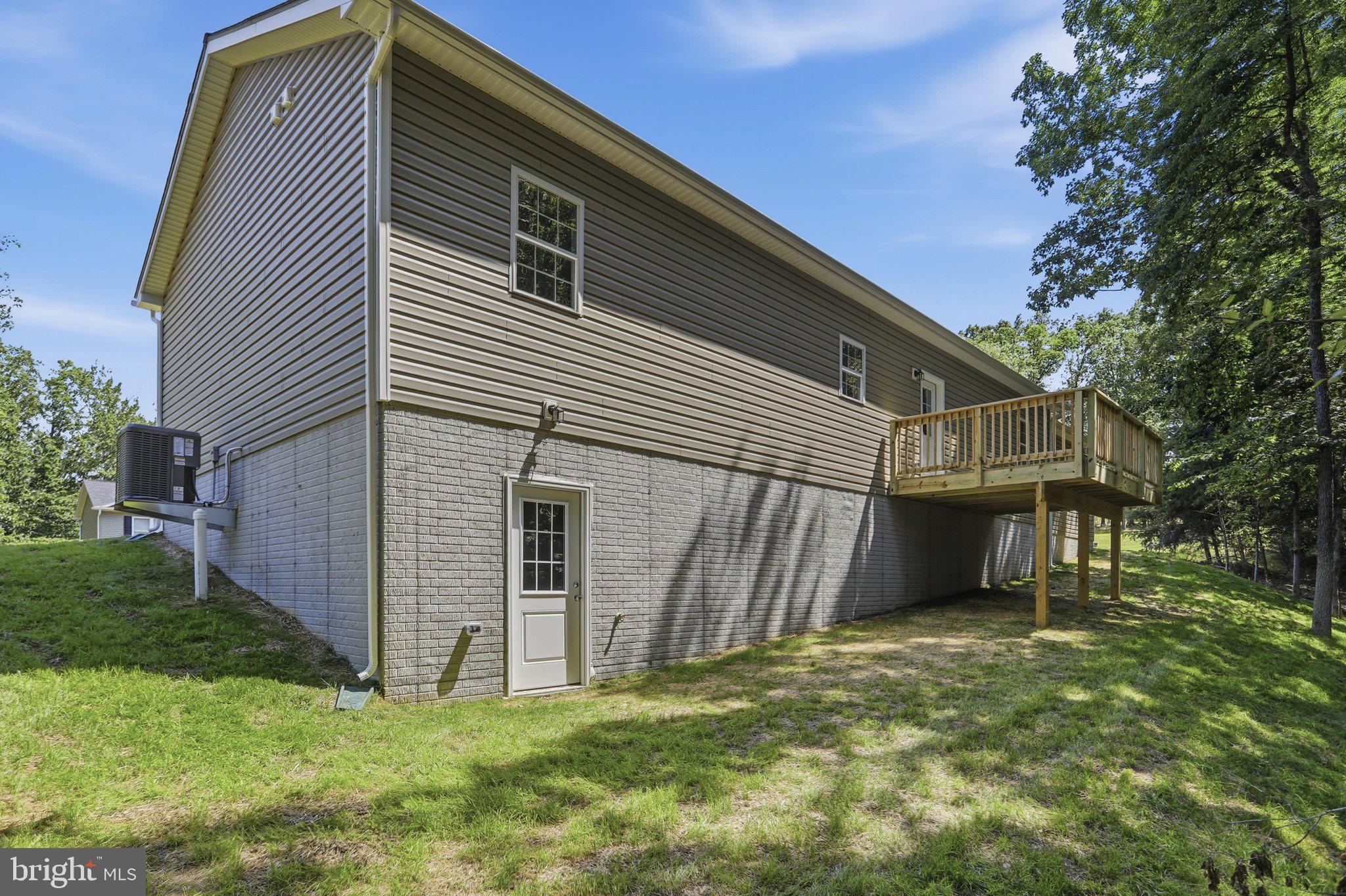 TWIN LAKES EAST - Residential