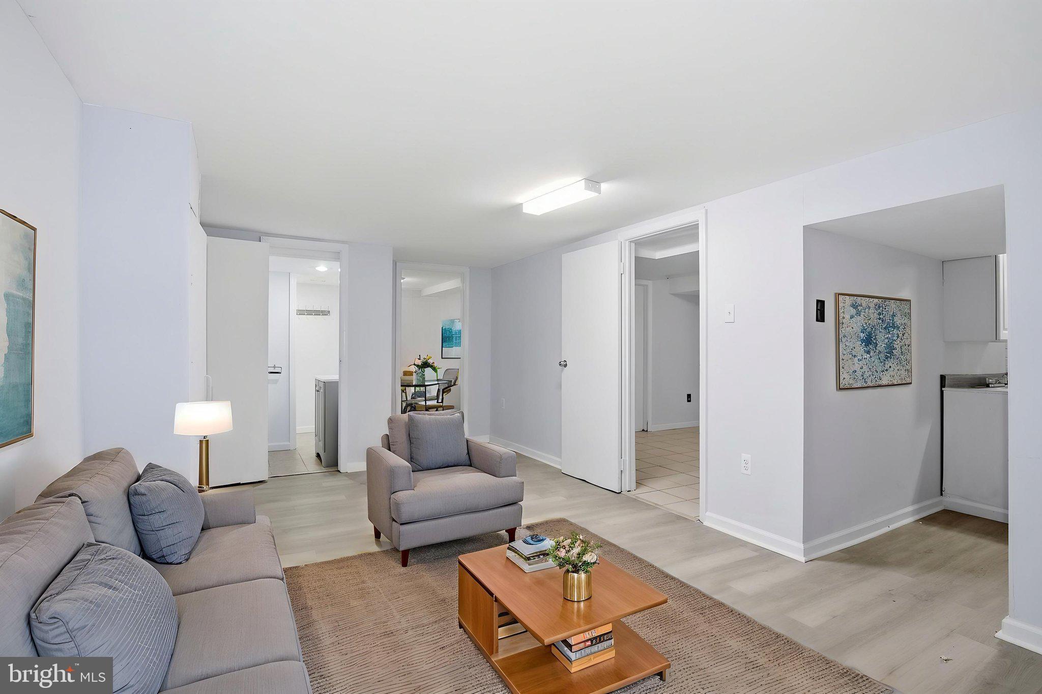 HOLLYWOOD - Residential