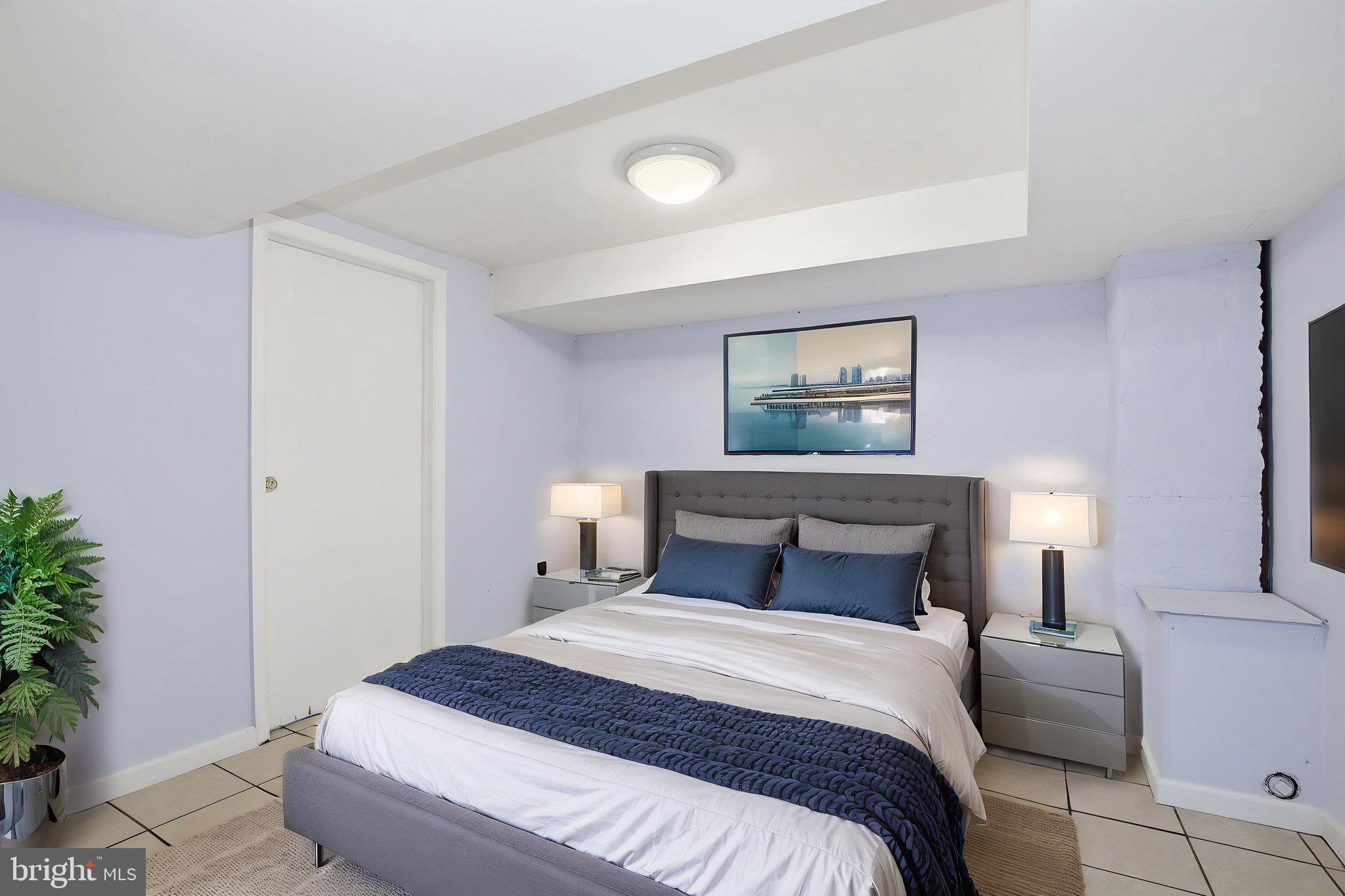 HOLLYWOOD - Residential