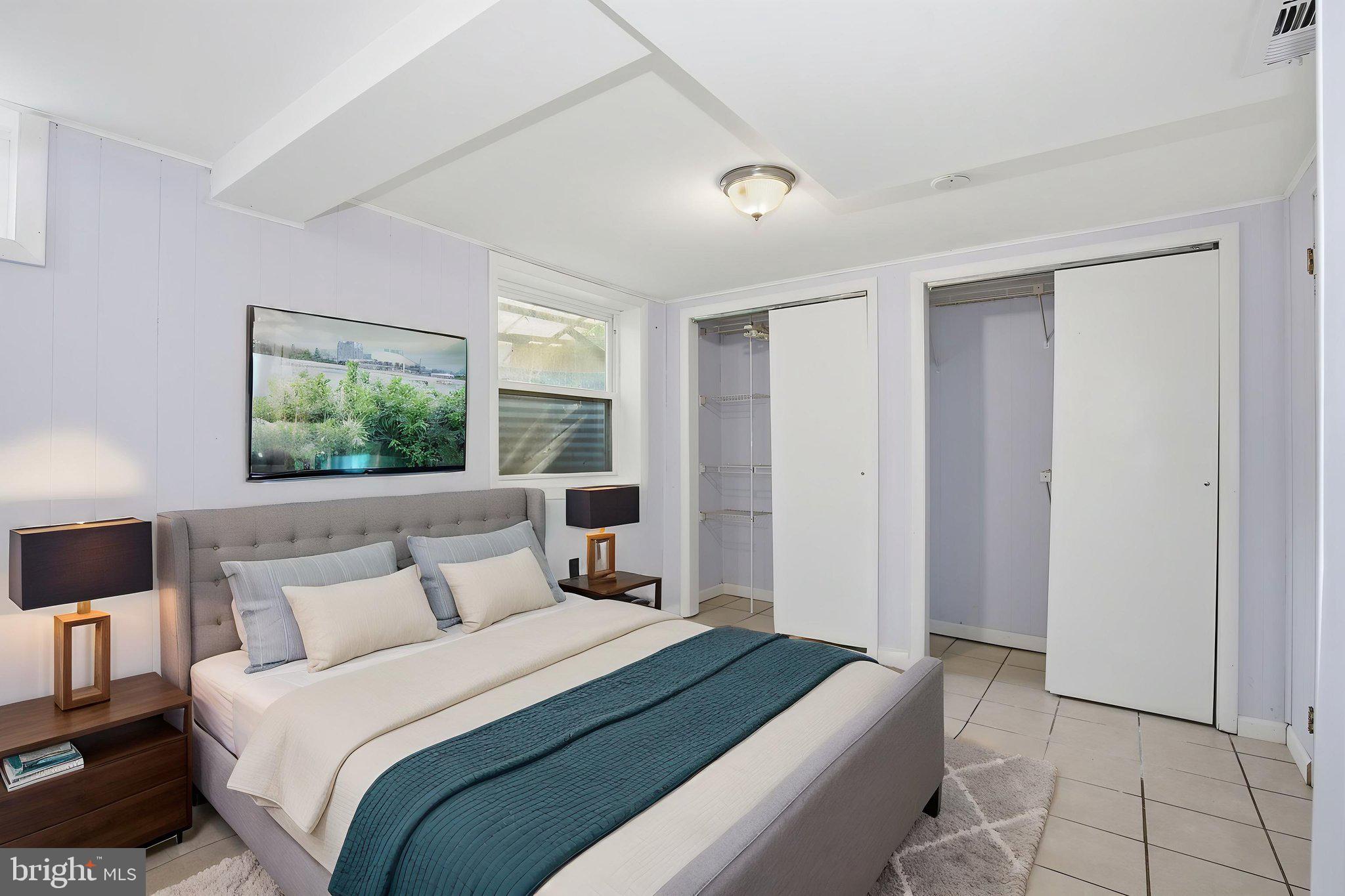 HOLLYWOOD - Residential