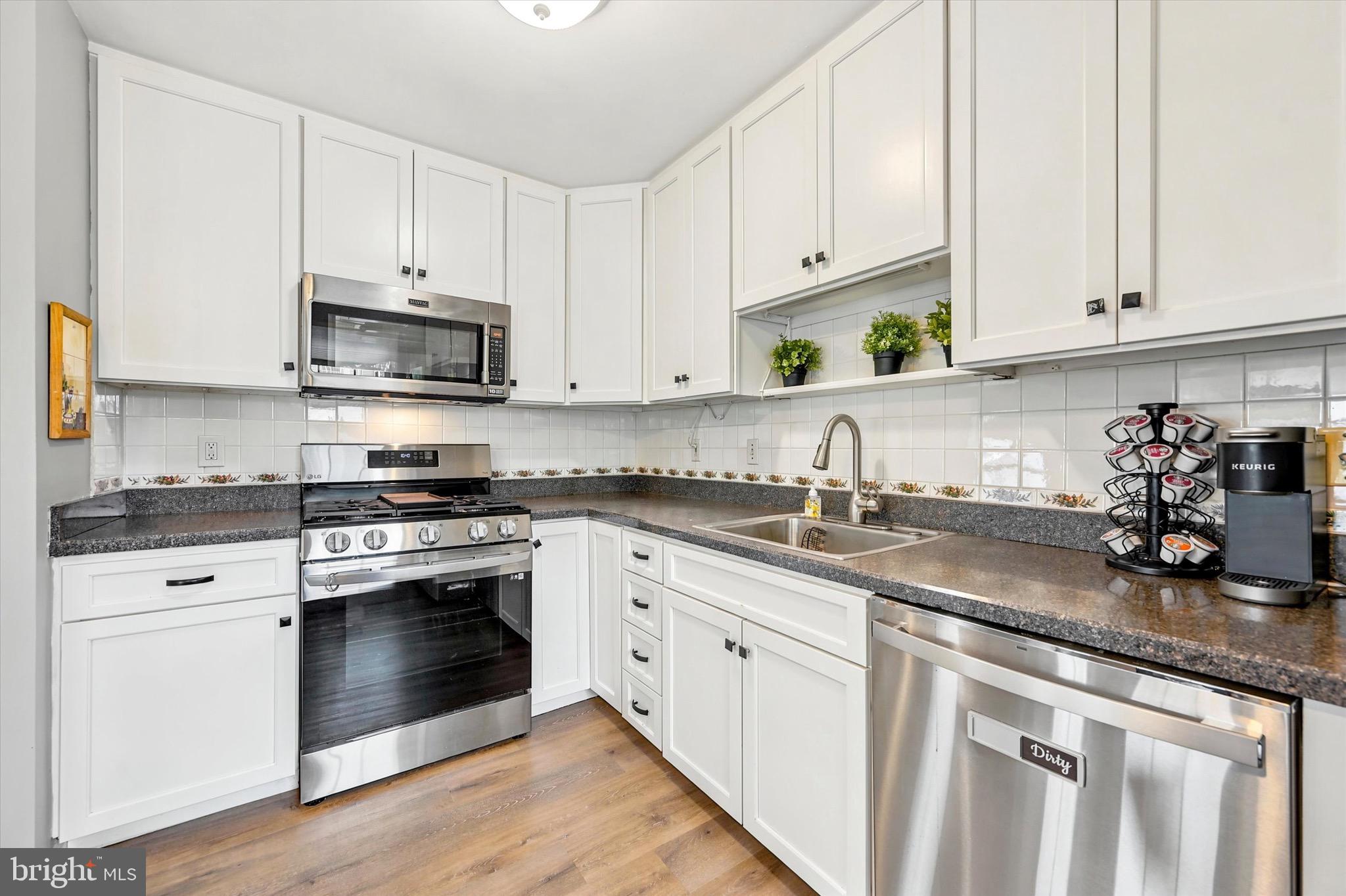CHERRY TREE KNOLL - Residential