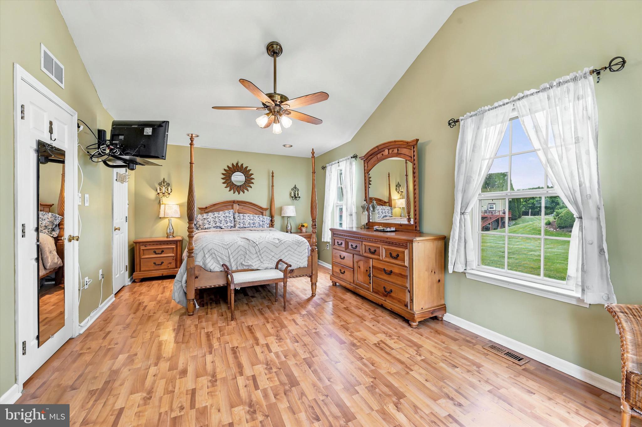 CHERRY TREE KNOLL - Residential
