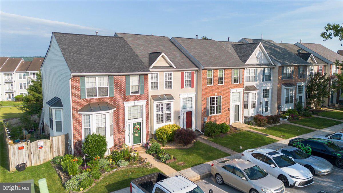 WELLINGTON TRACE - Residential