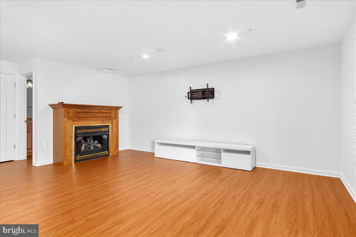 WELLINGTON TRACE - Residential