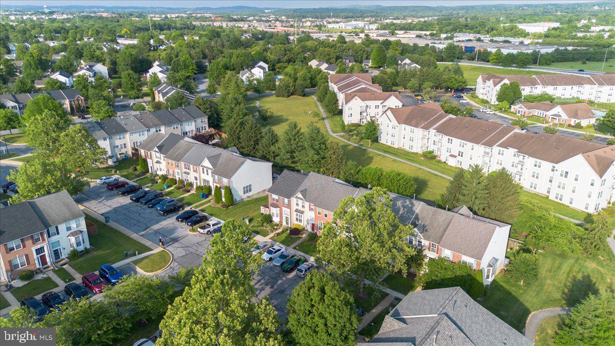 WELLINGTON TRACE - Residential