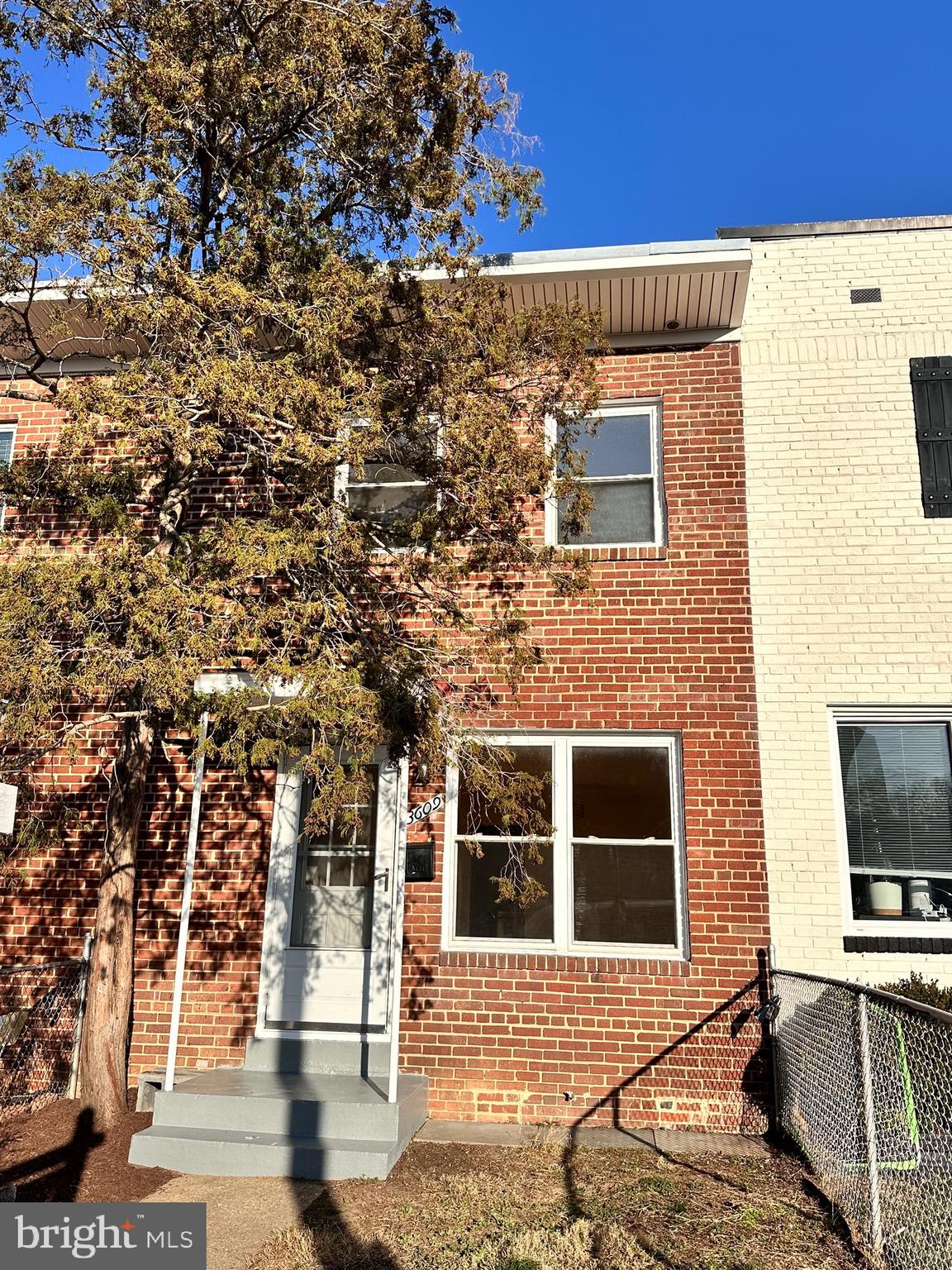 Great Opportunity to Own in North Del Ray Area of Alexandria! <1 mile to Potomac Yards Metro! 2 LVL brick townhouse w/ private fenced patio. Freshly painted. Updated HVAC, Navien tankless HWH, chimney crown/cap, electrical panel, whole house surge protector, gutters/downspouts. Kitchen w/ white cabs, JennAir refrigerator, Wolf gas range, Bosch dishwasher. Crawlspace w/ vapor barrier. 3BR converted to 2BR w/ spacious, open primary BR/loft. Updated BA w/ skylight. Hardwoods on 2 lvl's. Awesome location walkable to Potomac Yards Metro, VA Tech Innovation Campus, The Birchmere, MOM's Organic Market & Four Mile Run Park. Easy access to the bike trail, Amazon HQ2, Pentagon, DC!