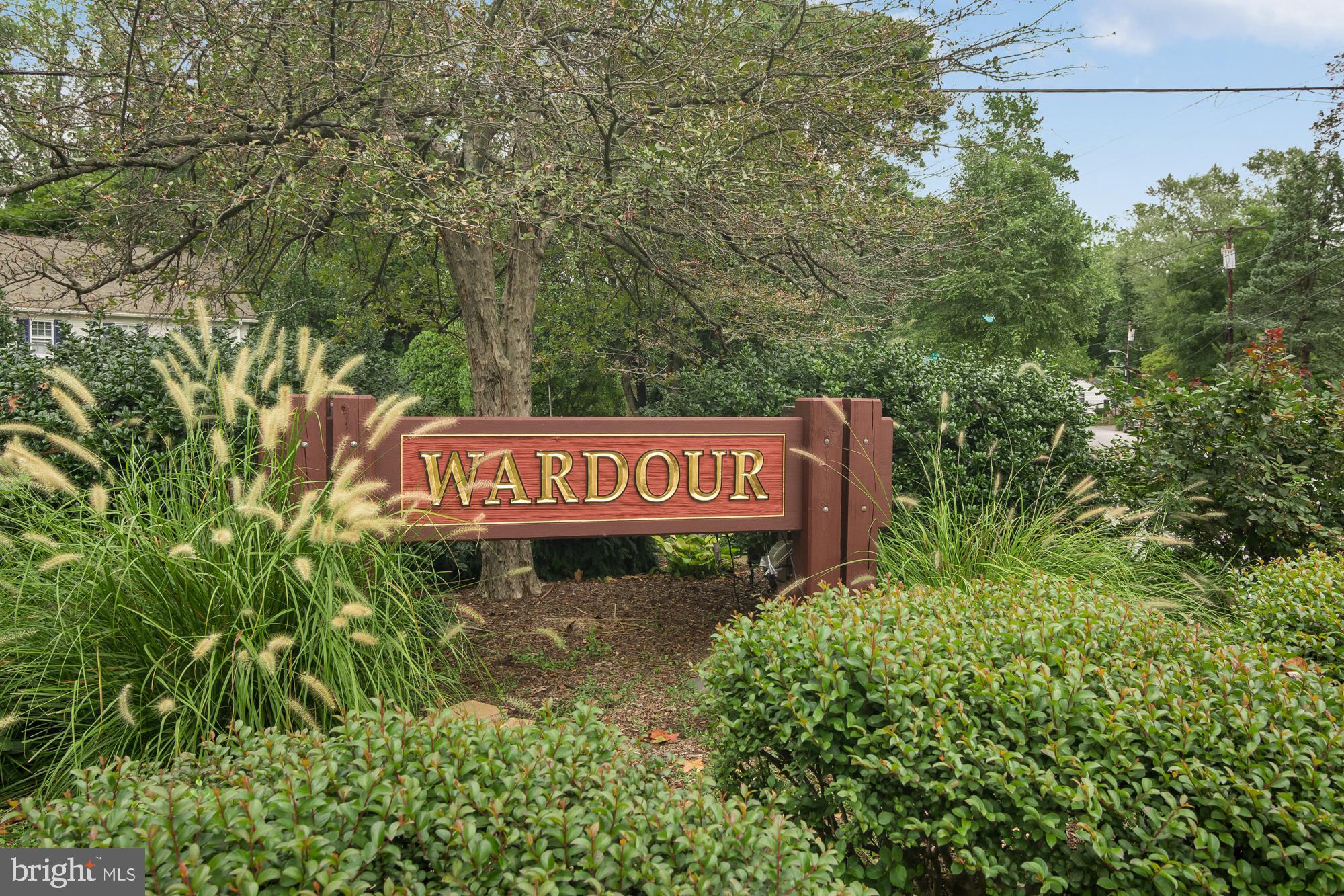 WARDOUR - Land