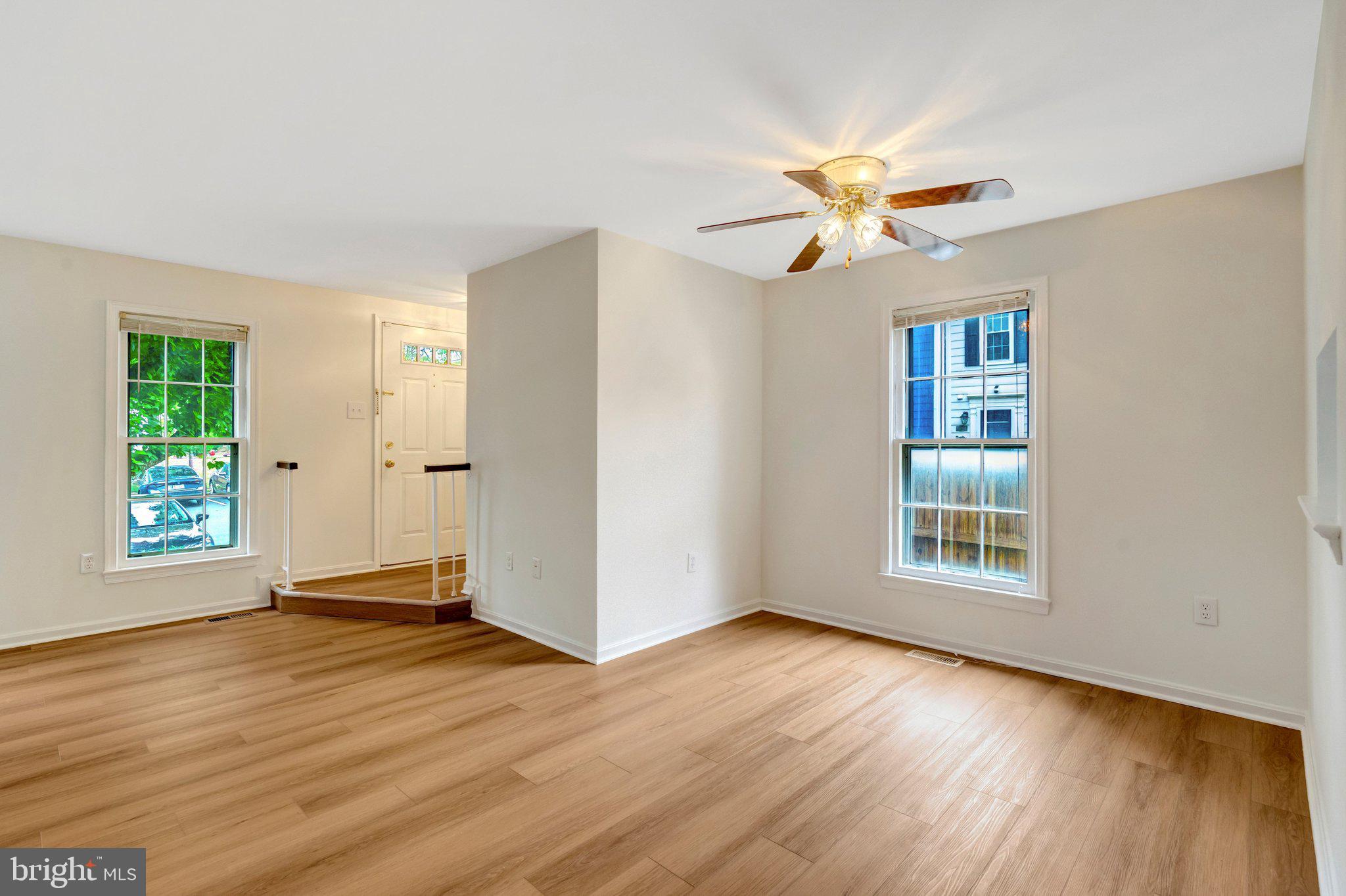 SARATOGA TOWNHOUSES - Residential