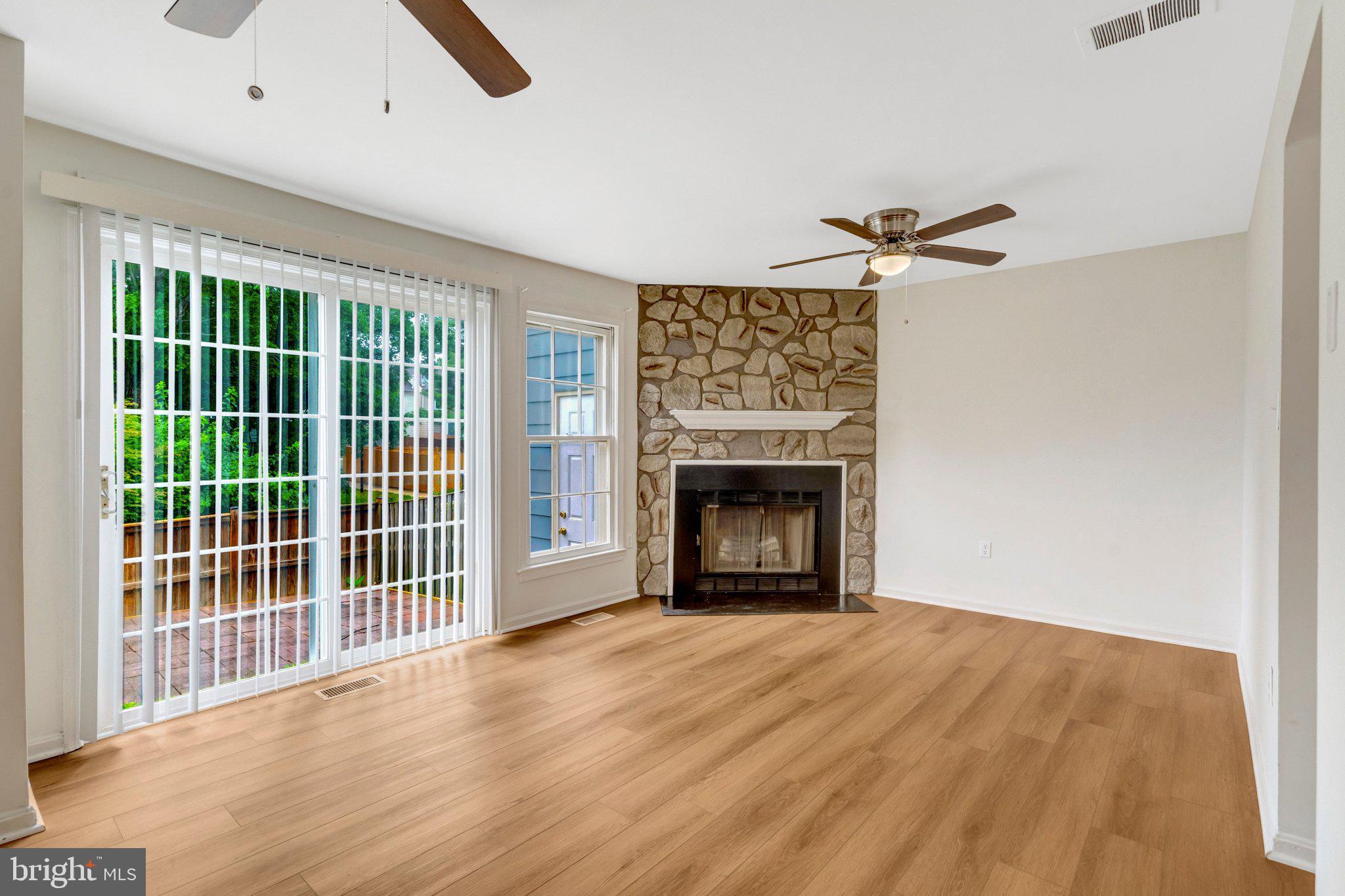 SARATOGA TOWNHOUSES - Residential