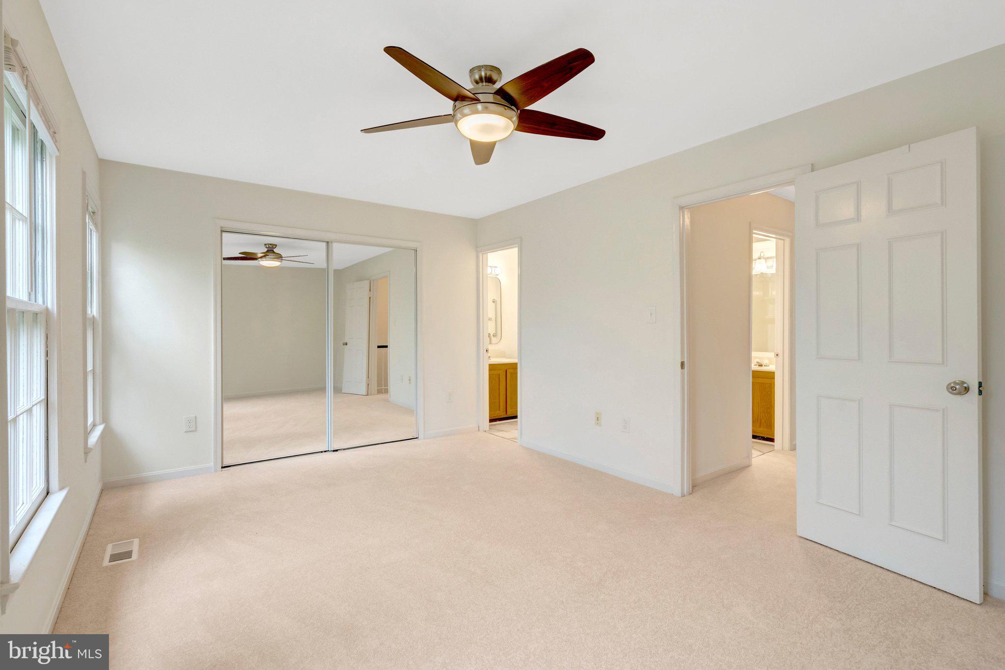 SARATOGA TOWNHOUSES - Residential