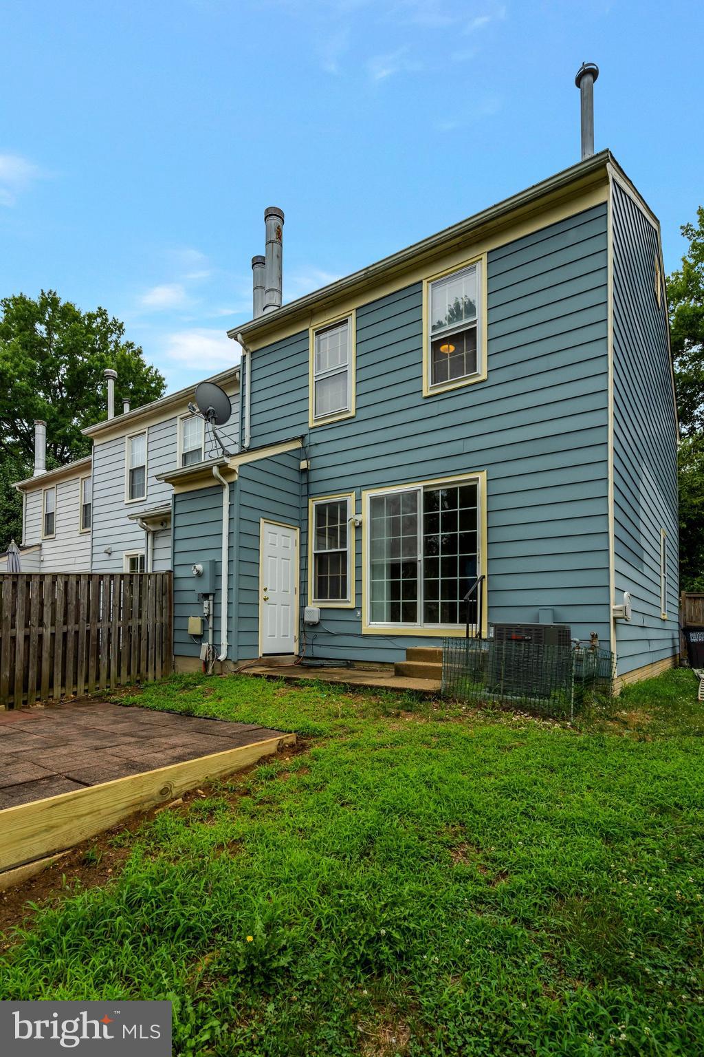 SARATOGA TOWNHOUSES - Residential