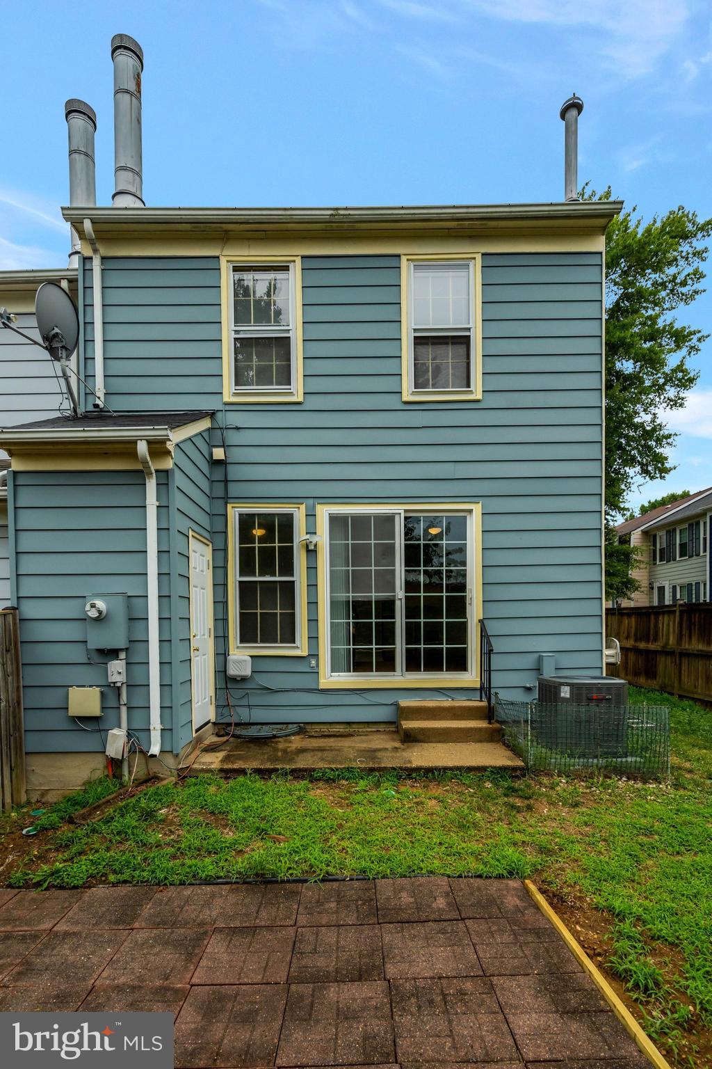 SARATOGA TOWNHOUSES - Residential