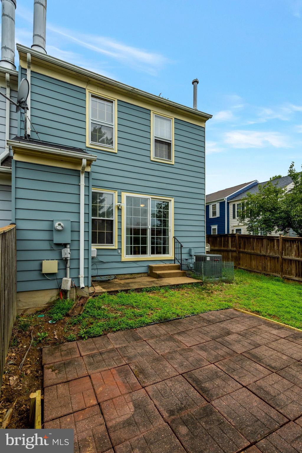 SARATOGA TOWNHOUSES - Residential