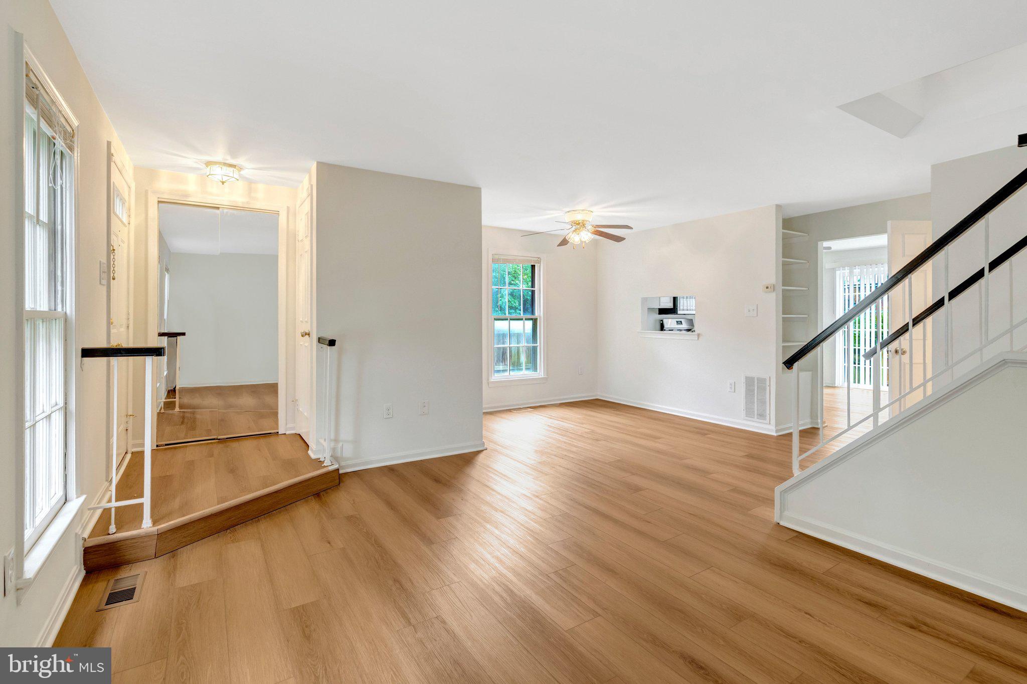 SARATOGA TOWNHOUSES - Residential