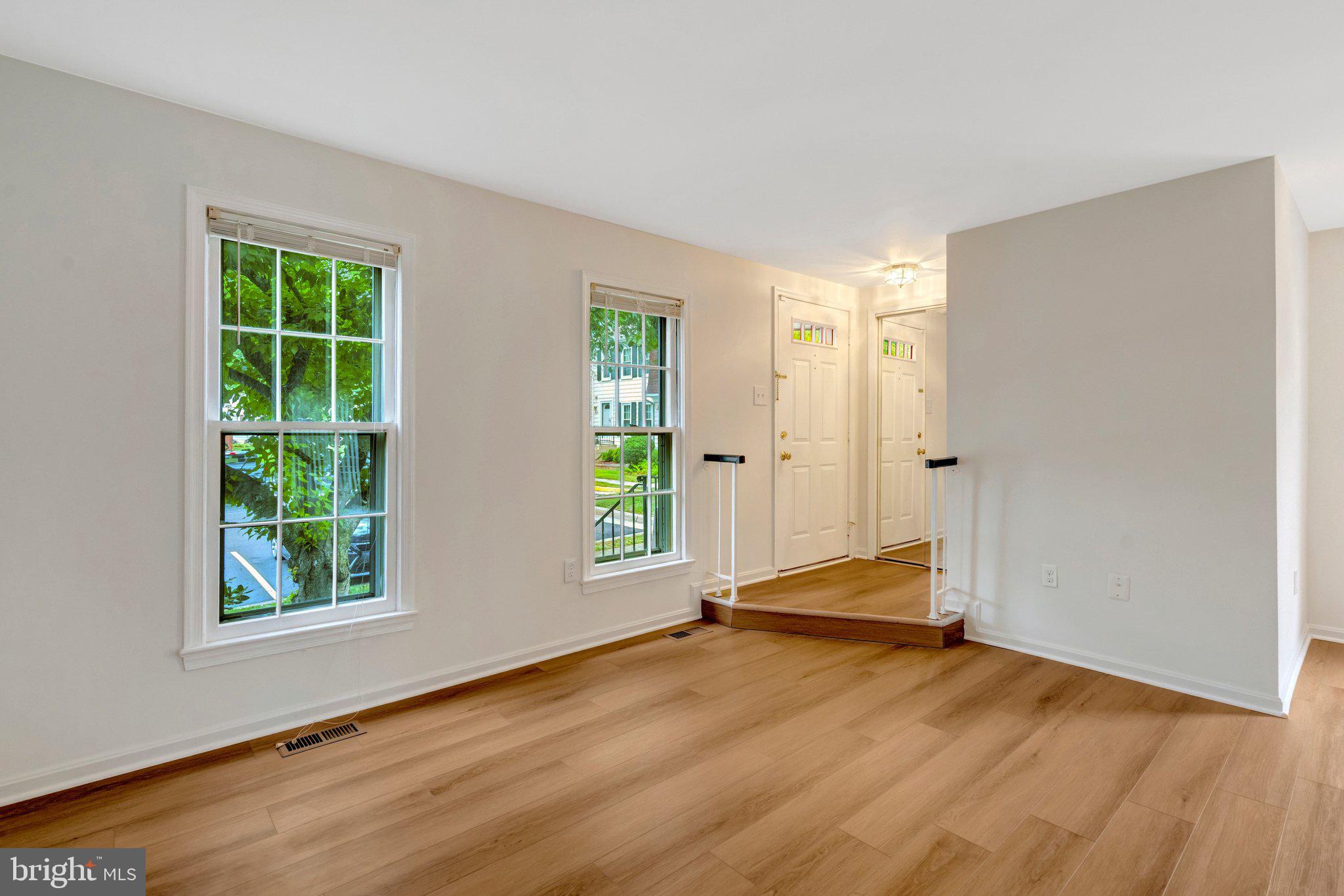 SARATOGA TOWNHOUSES - Residential