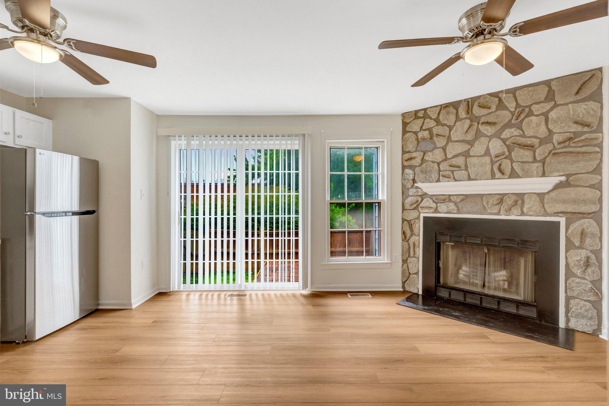 SARATOGA TOWNHOUSES - Residential
