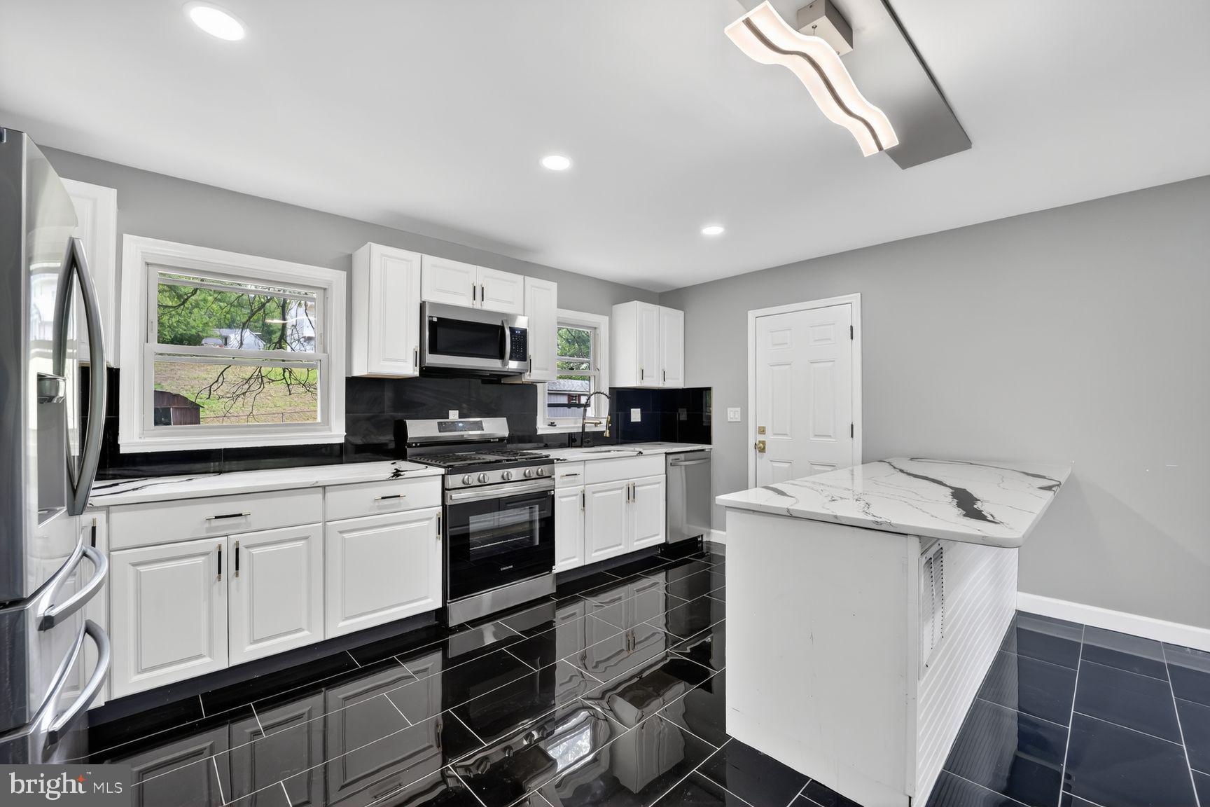 MARLBORO MEADOWS - Residential