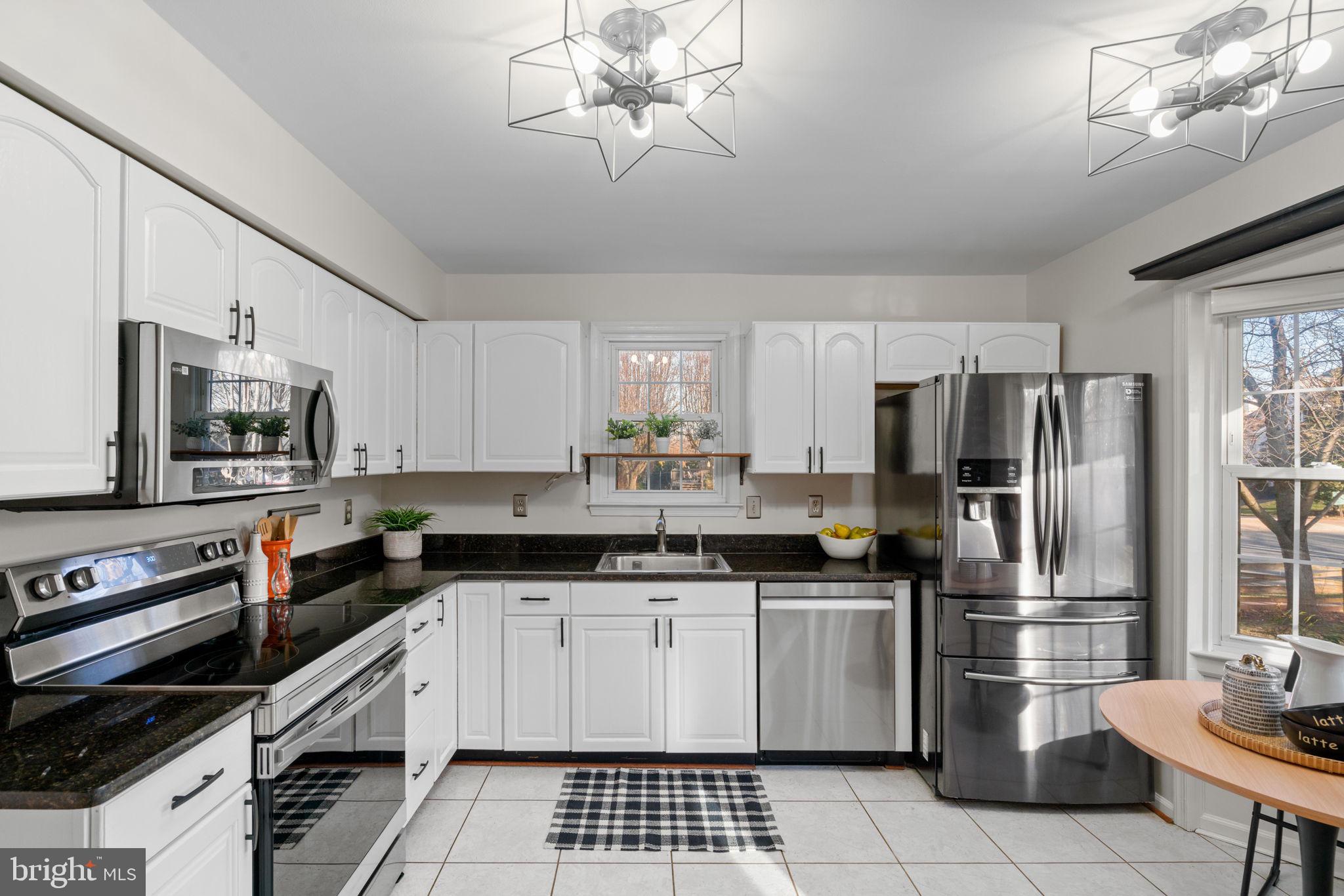 CHANTILLY HIGHLANDS - Residential