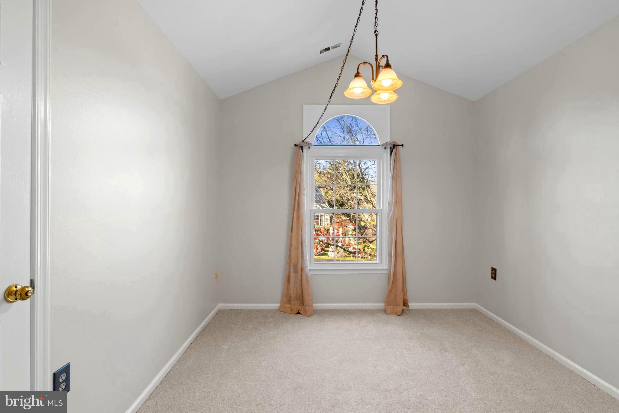 CHANTILLY HIGHLANDS - Residential