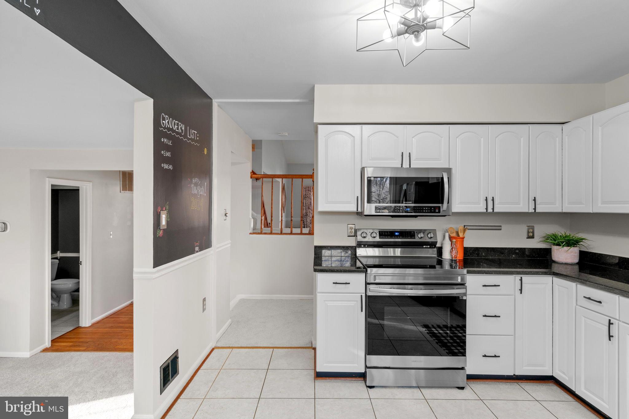 CHANTILLY HIGHLANDS - Residential