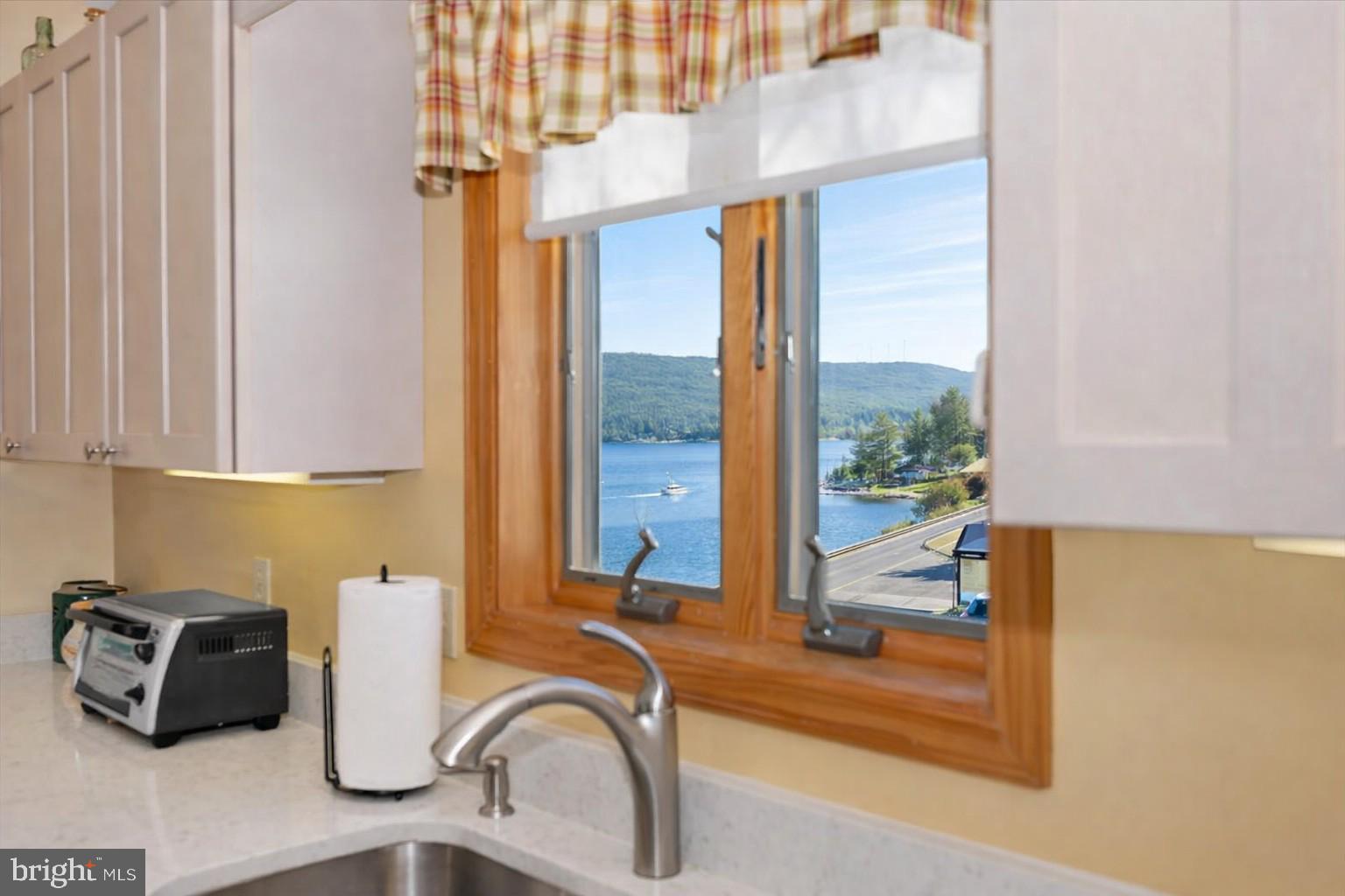TRADERS LANDING - Residential