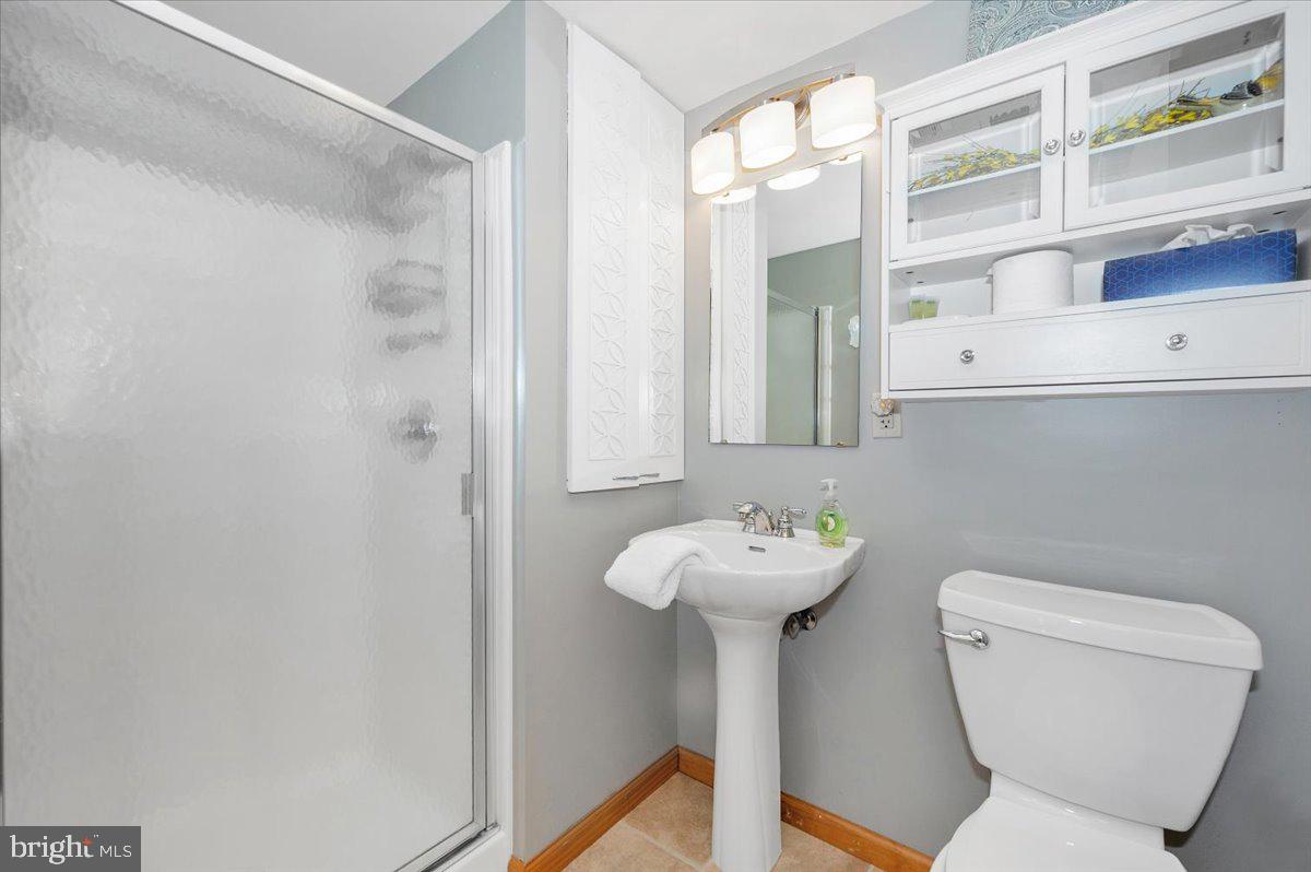 TRADERS LANDING - Residential
