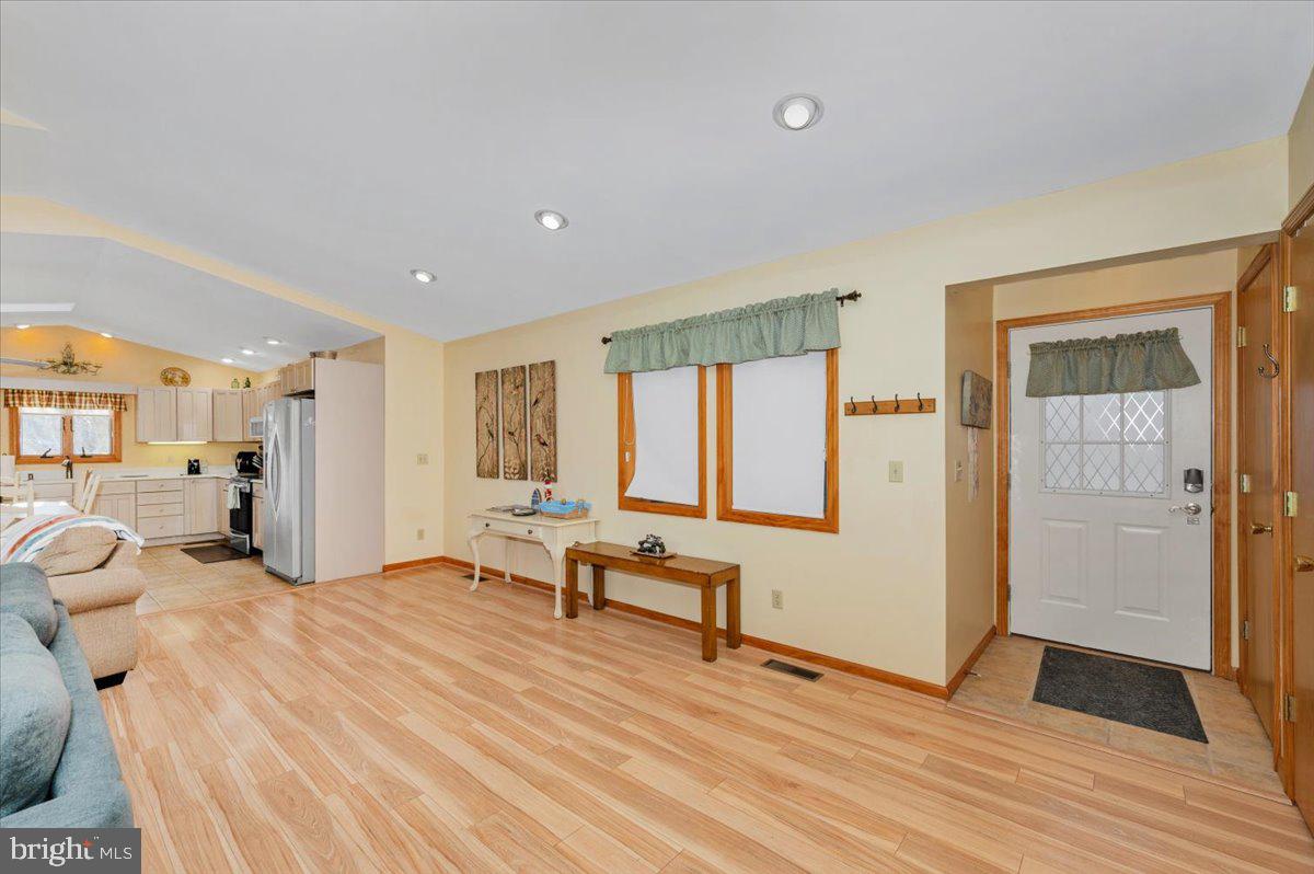 TRADERS LANDING - Residential