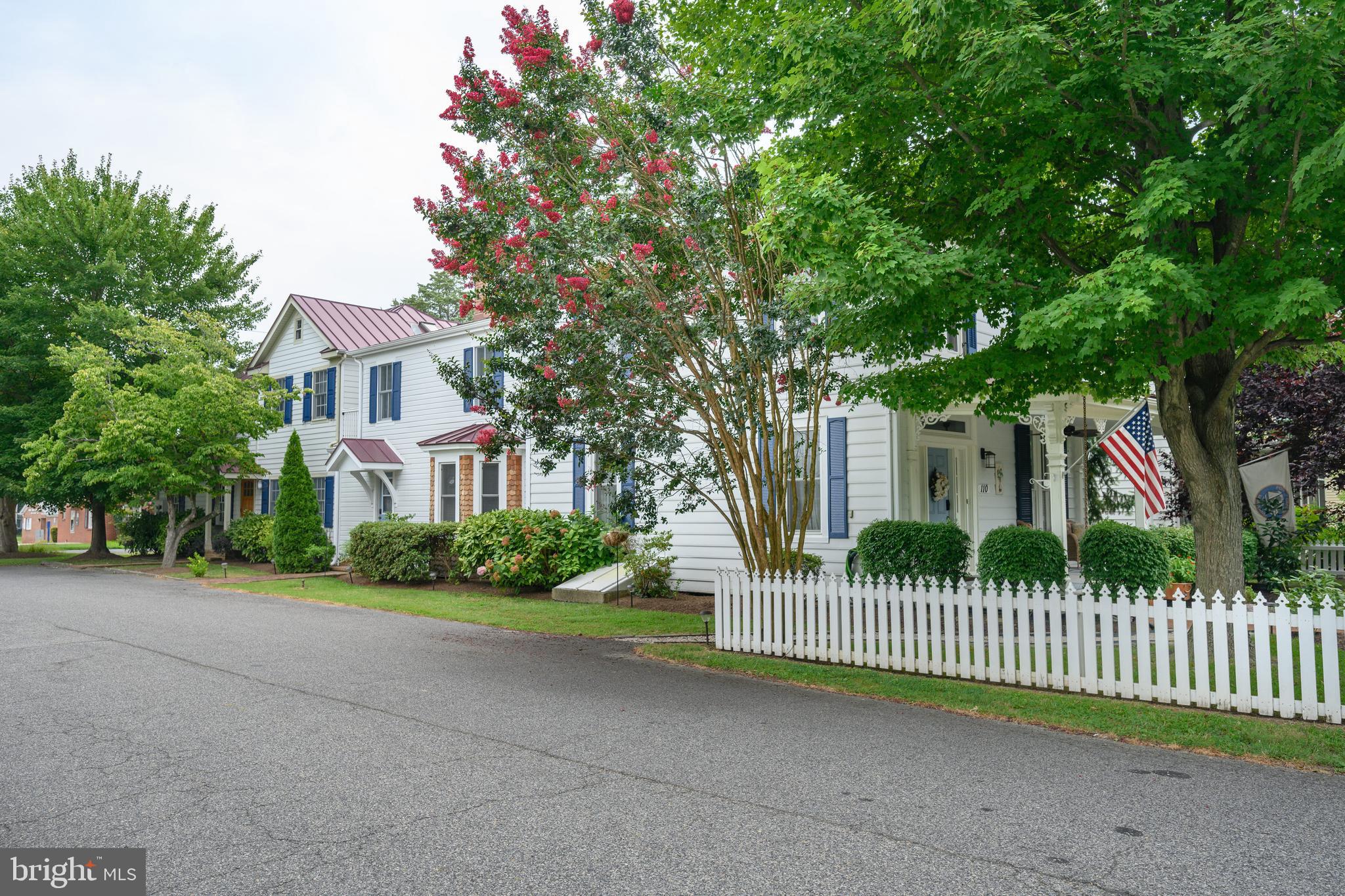 OXFORD - Commercial Sale