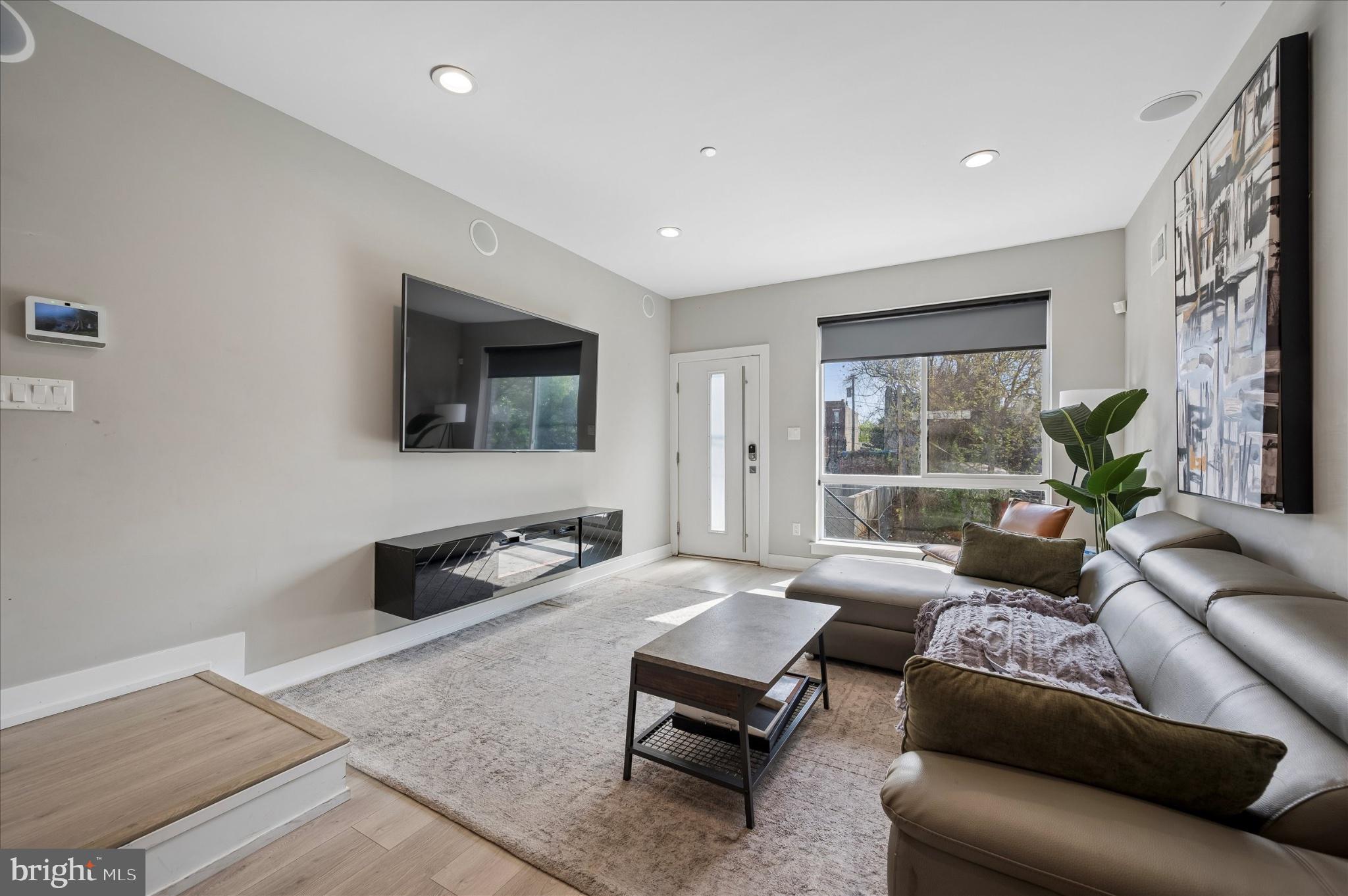 WEST KENSINGTON - Residential