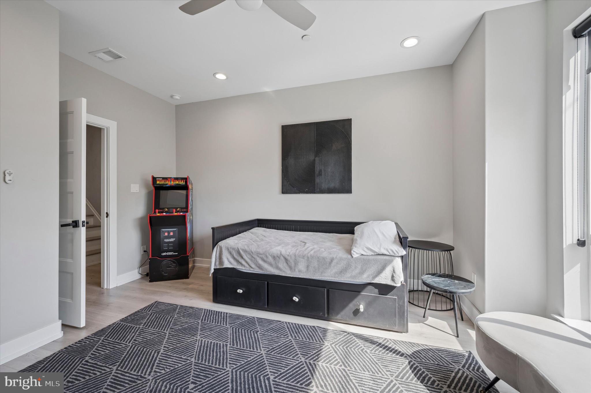 WEST KENSINGTON - Residential