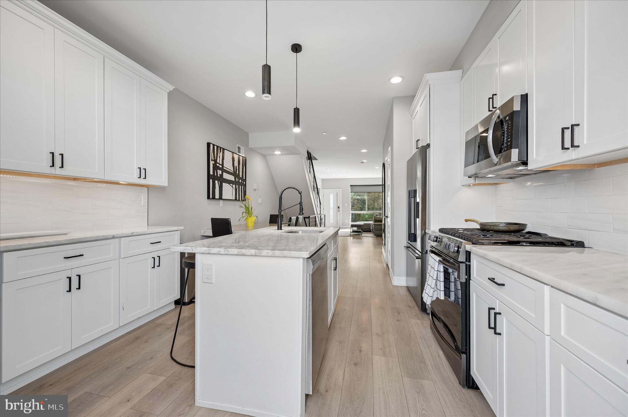 WEST KENSINGTON - Residential