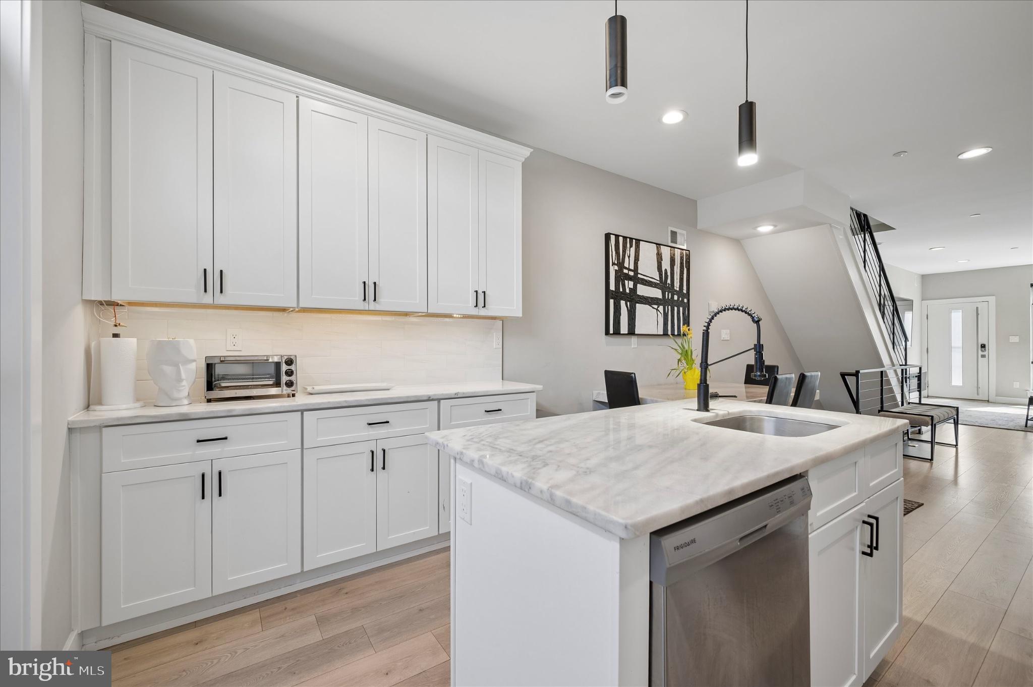 WEST KENSINGTON - Residential