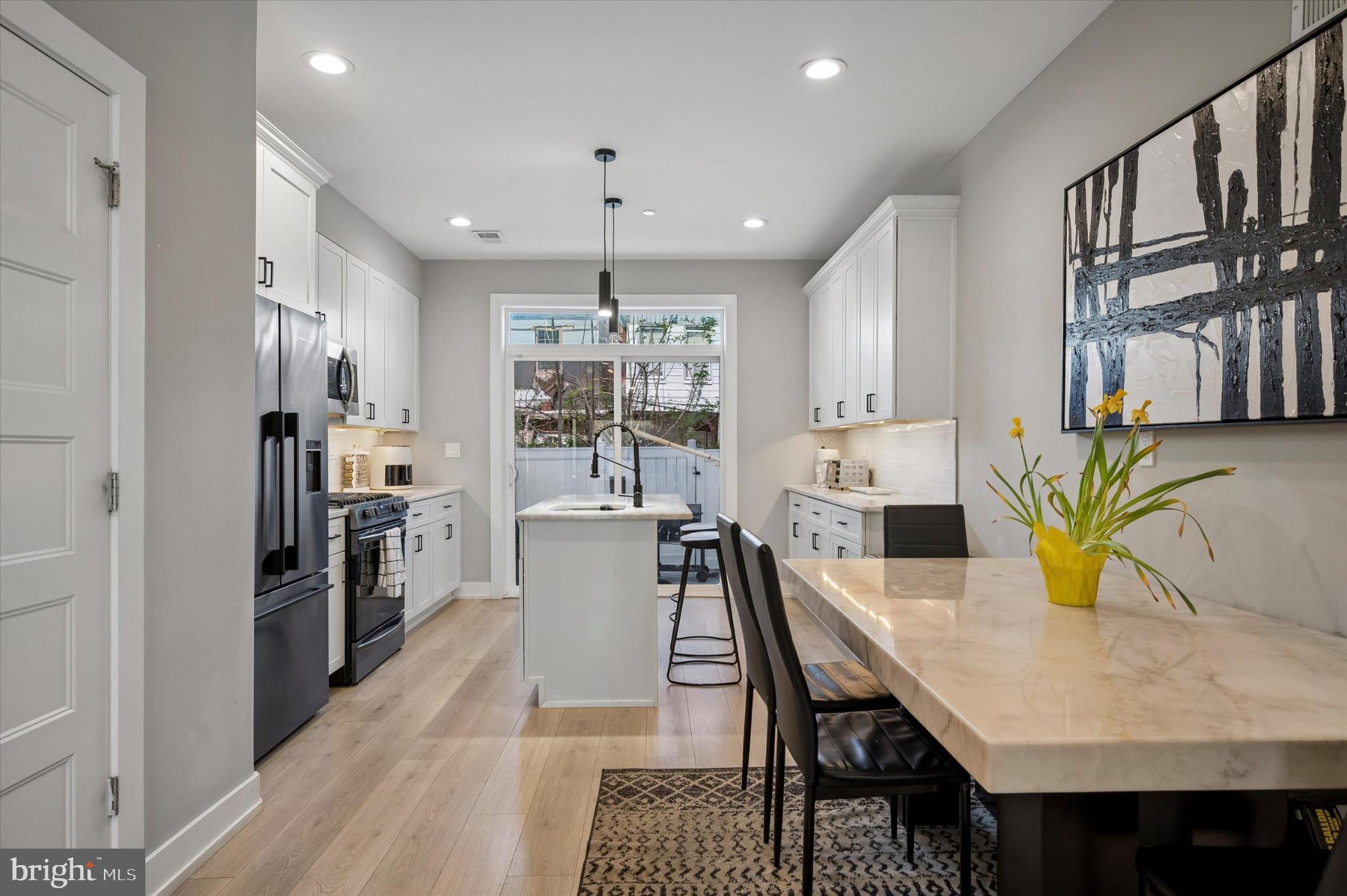 WEST KENSINGTON - Residential
