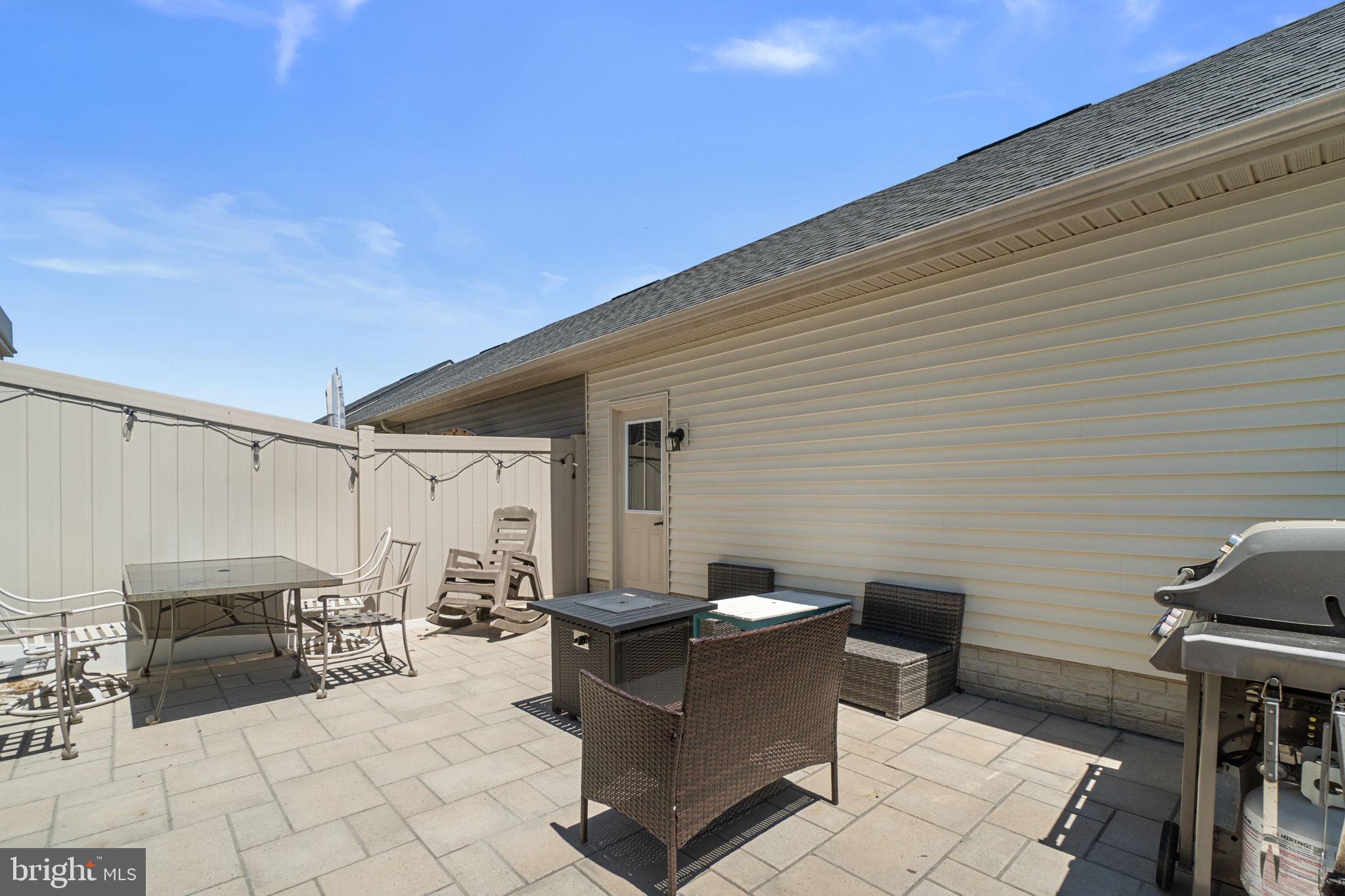 LAKE LINGANORE TOWN CENTER - Residential