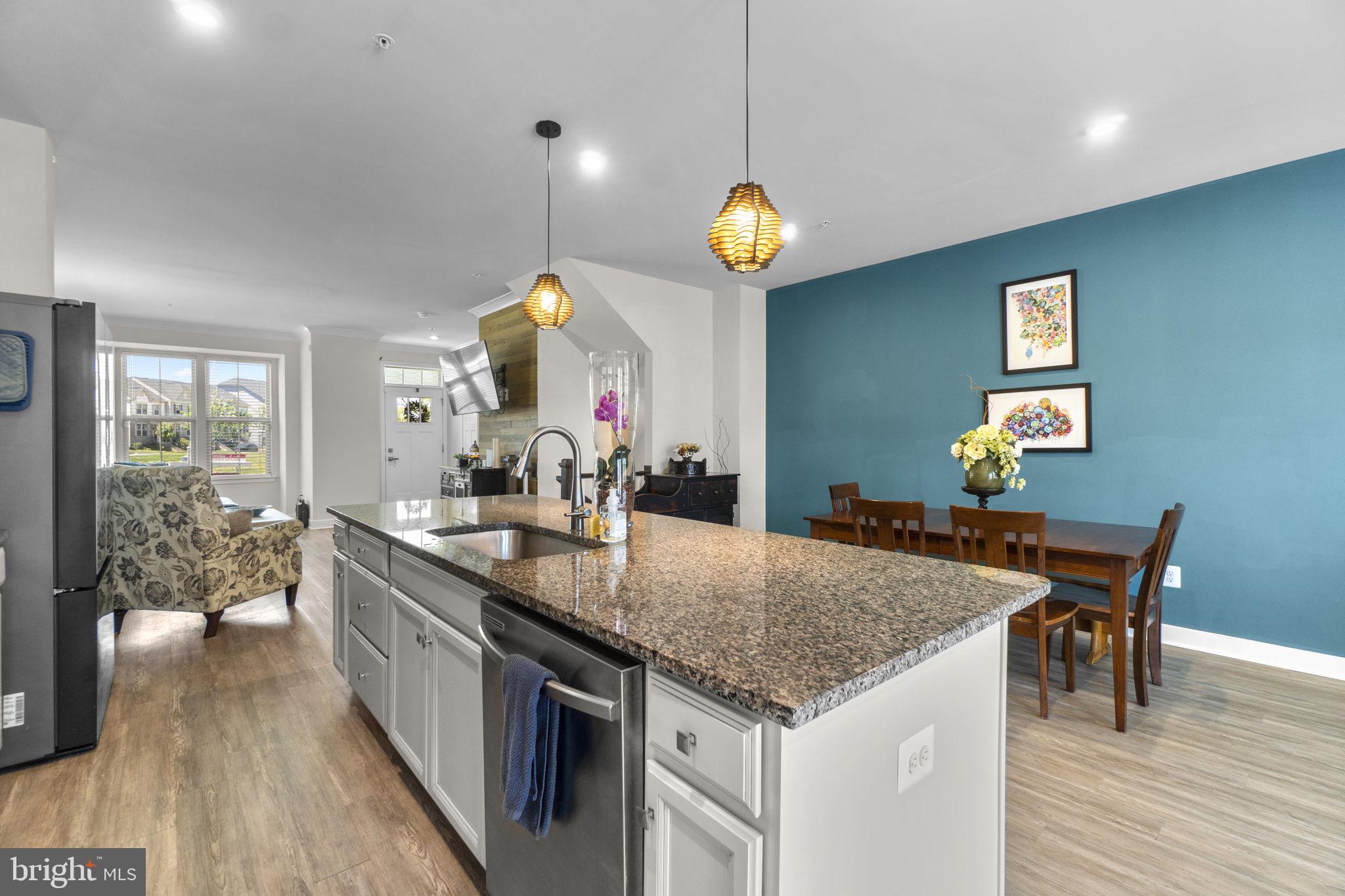 LAKE LINGANORE TOWN CENTER - Residential