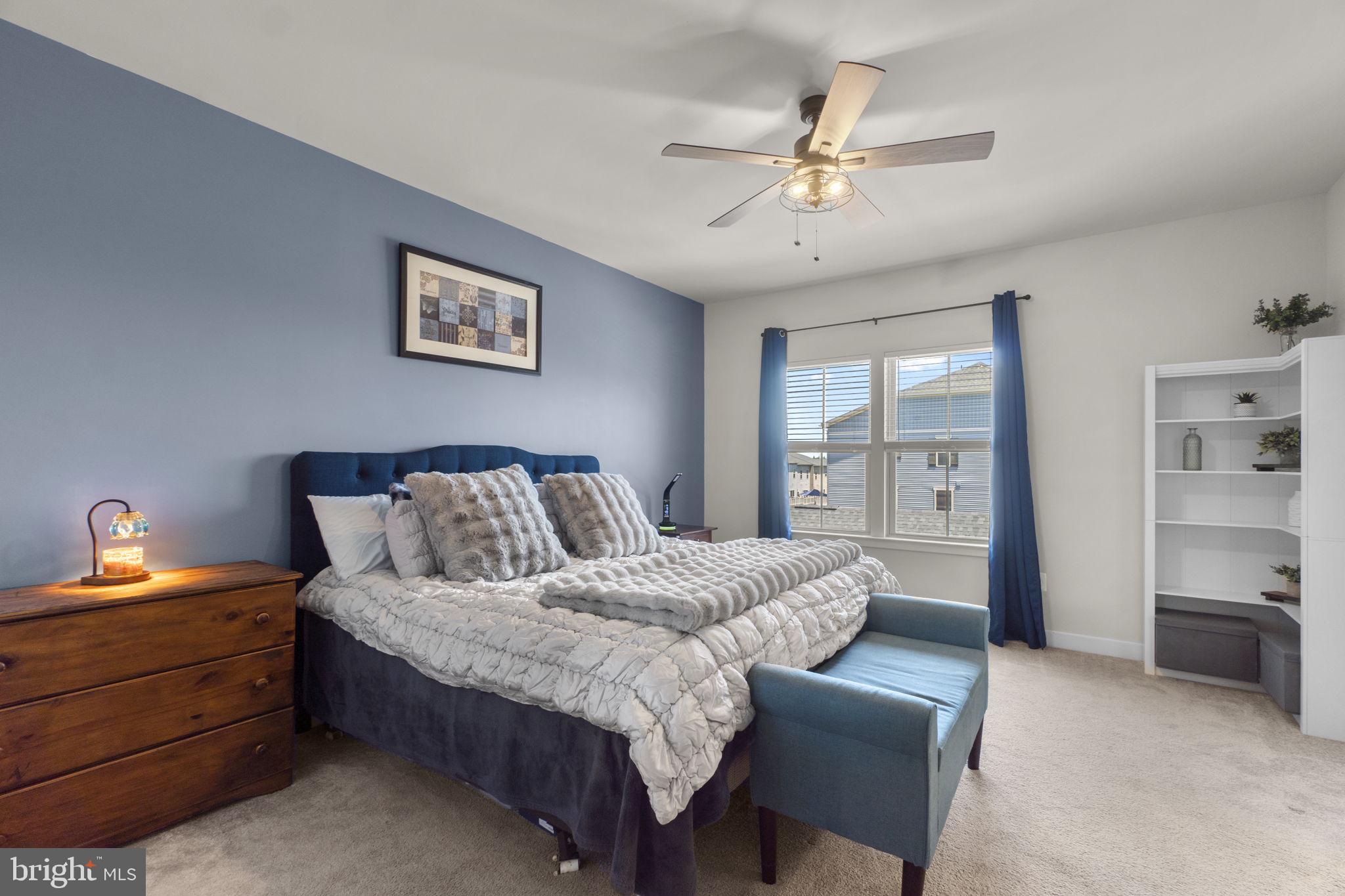 LAKE LINGANORE TOWN CENTER - Residential