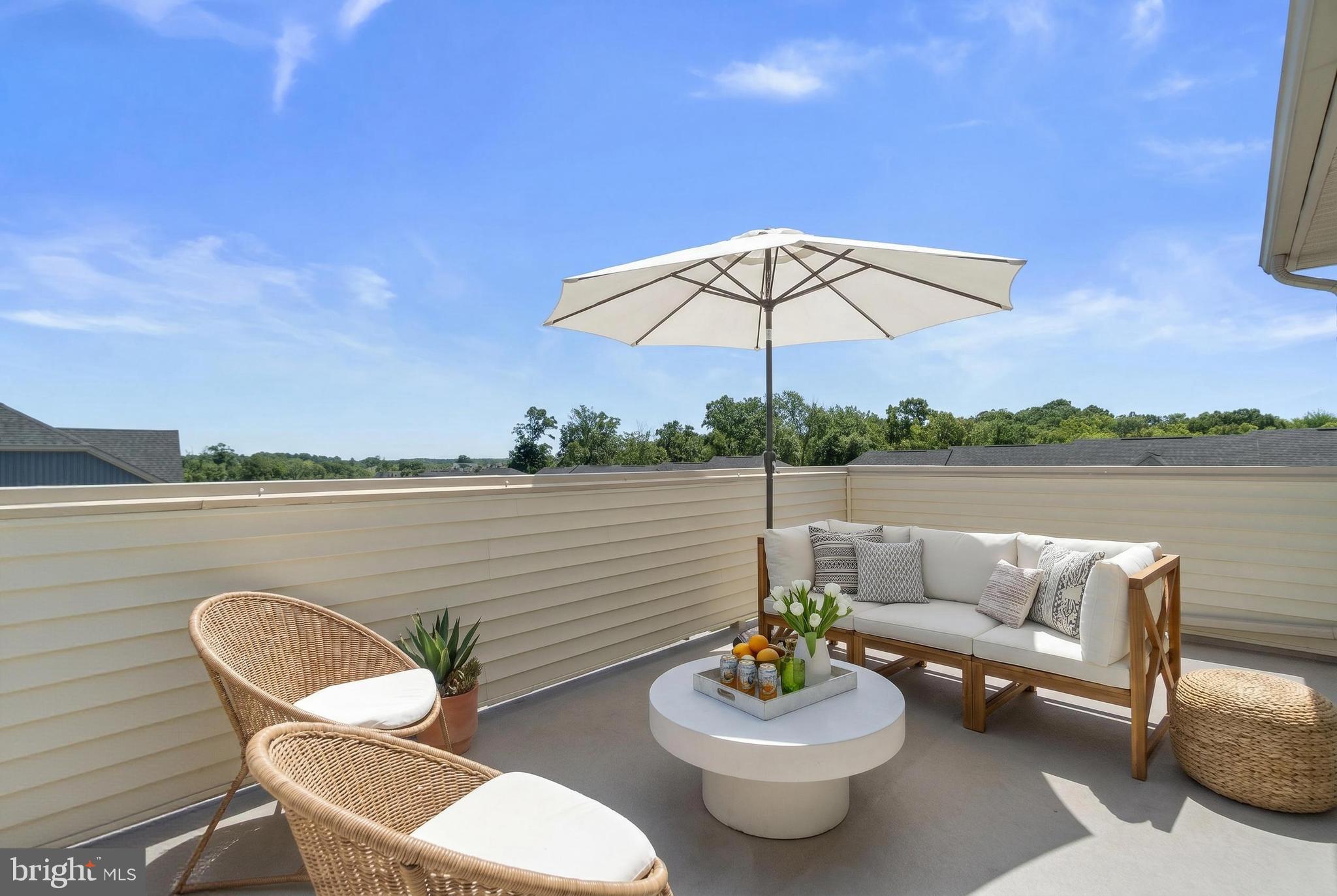 LAKE LINGANORE TOWN CENTER - Residential