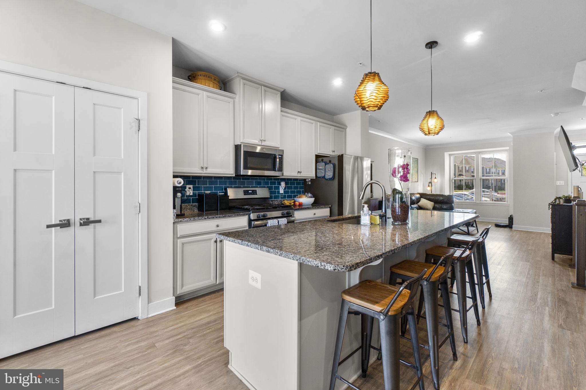 LAKE LINGANORE TOWN CENTER - Residential