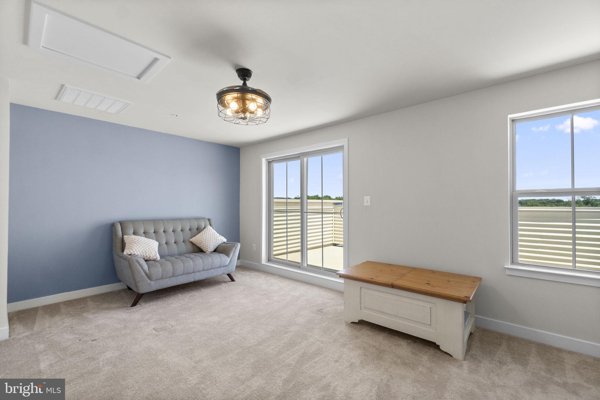 LAKE LINGANORE TOWN CENTER - Residential