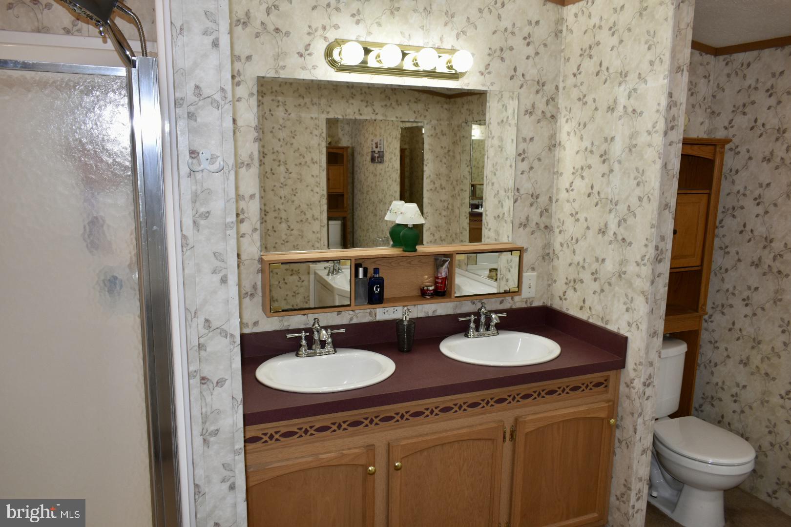 EAGLE VIEW MOBILE HOME PK - Residential