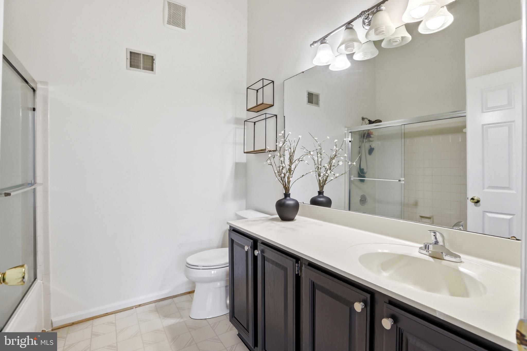 SADDLE CREEK - Residential