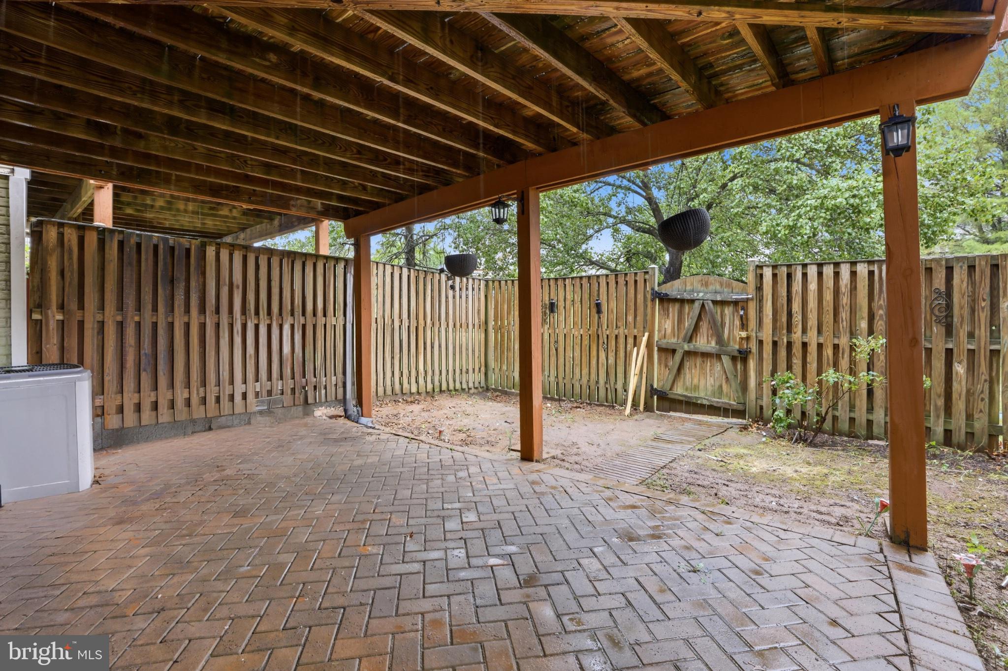 SADDLE CREEK - Residential