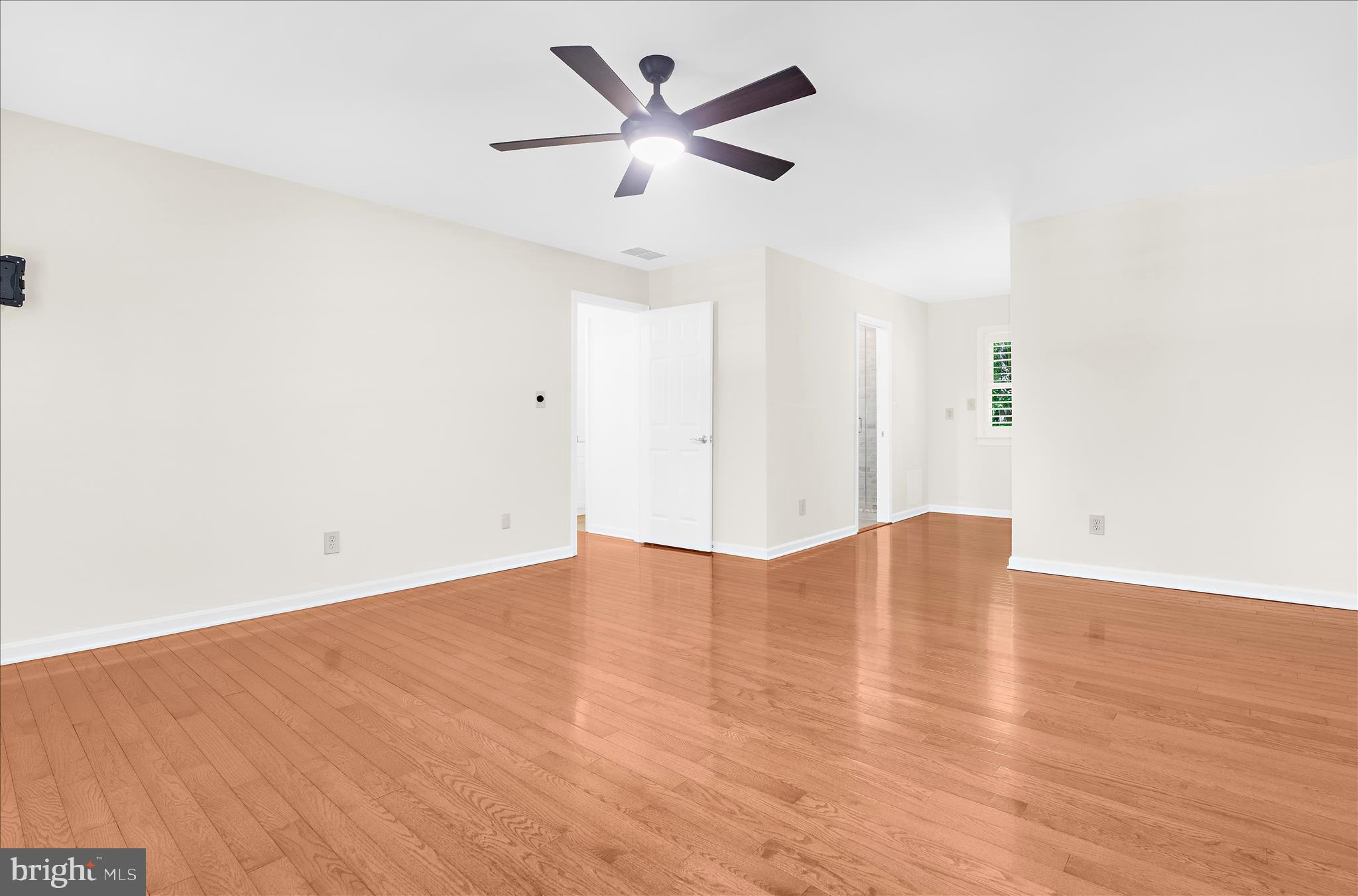QUEEN ANNE WOODS - Residential