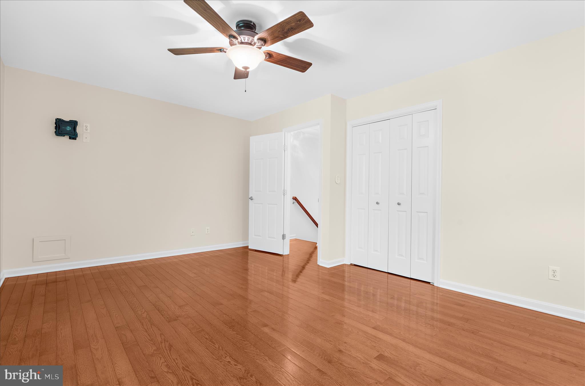 QUEEN ANNE WOODS - Residential