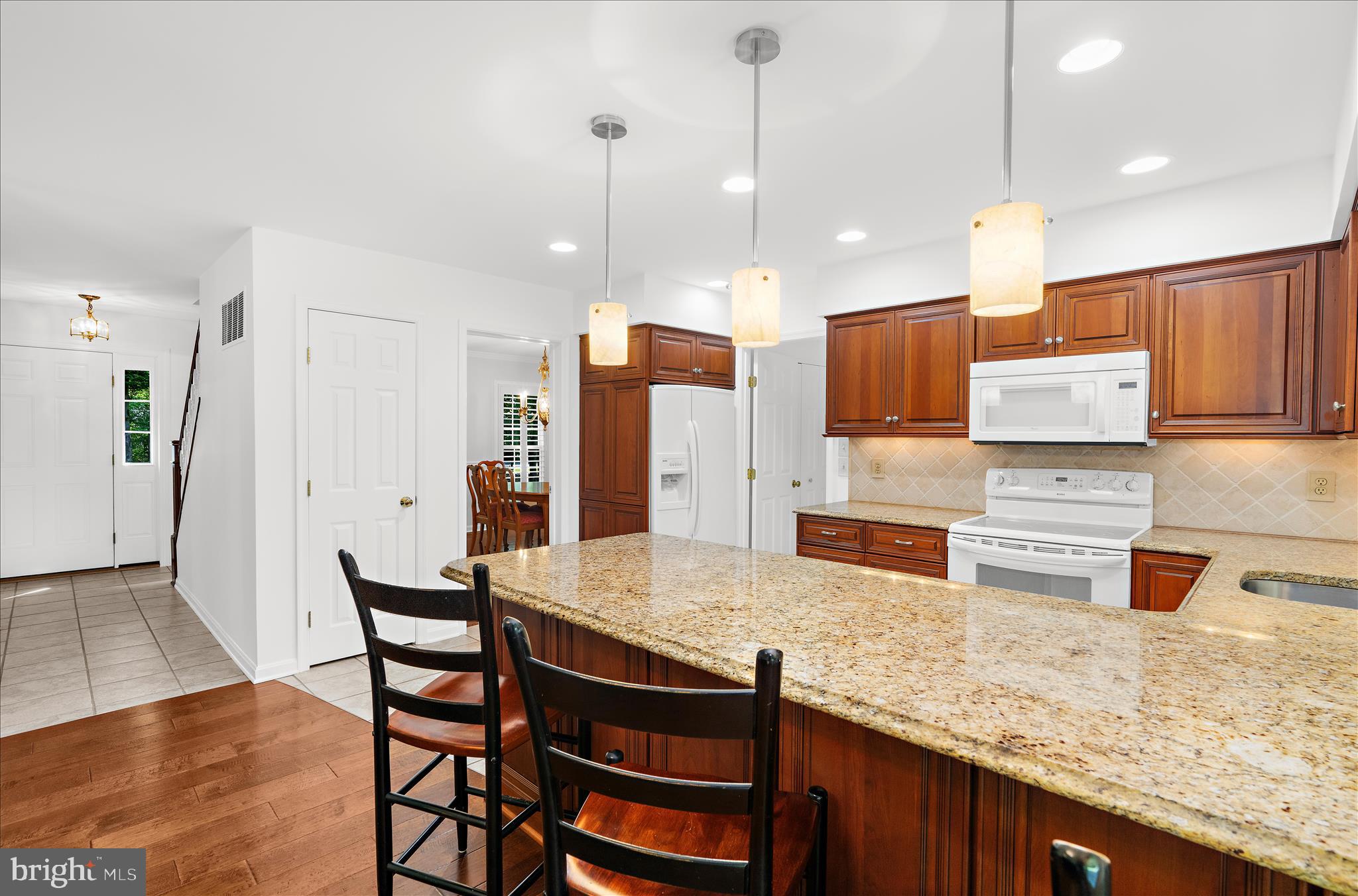 QUEEN ANNE WOODS - Residential