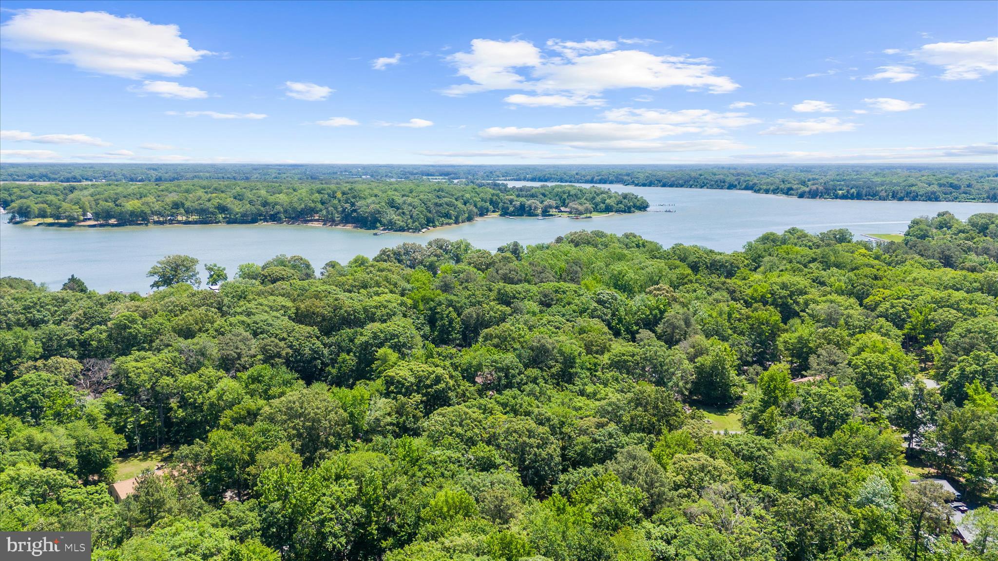 QUEEN ANNE WOODS - Residential