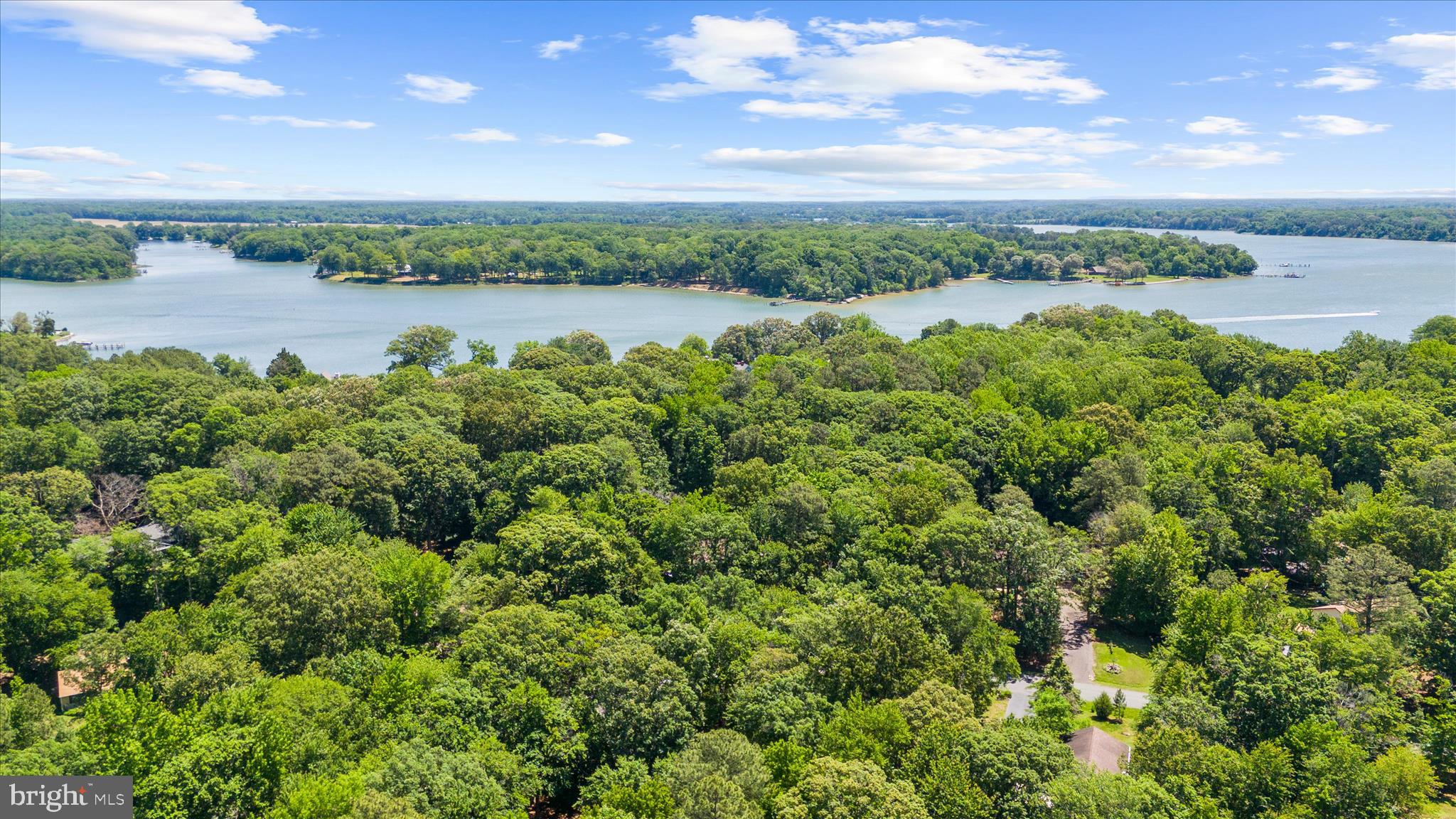 QUEEN ANNE WOODS - Residential