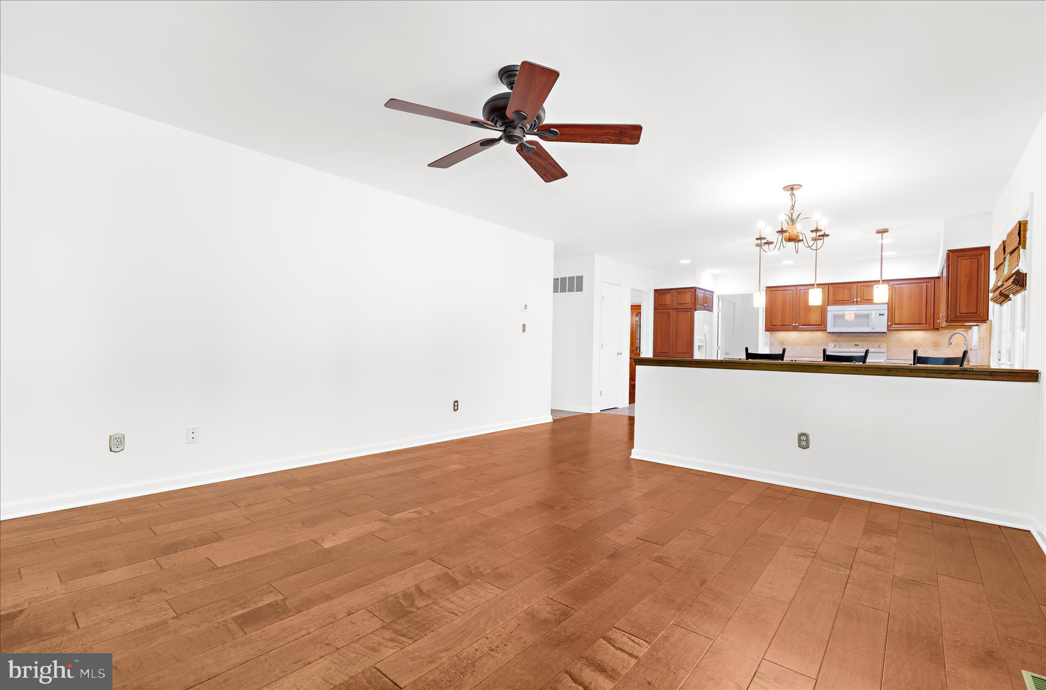 QUEEN ANNE WOODS - Residential